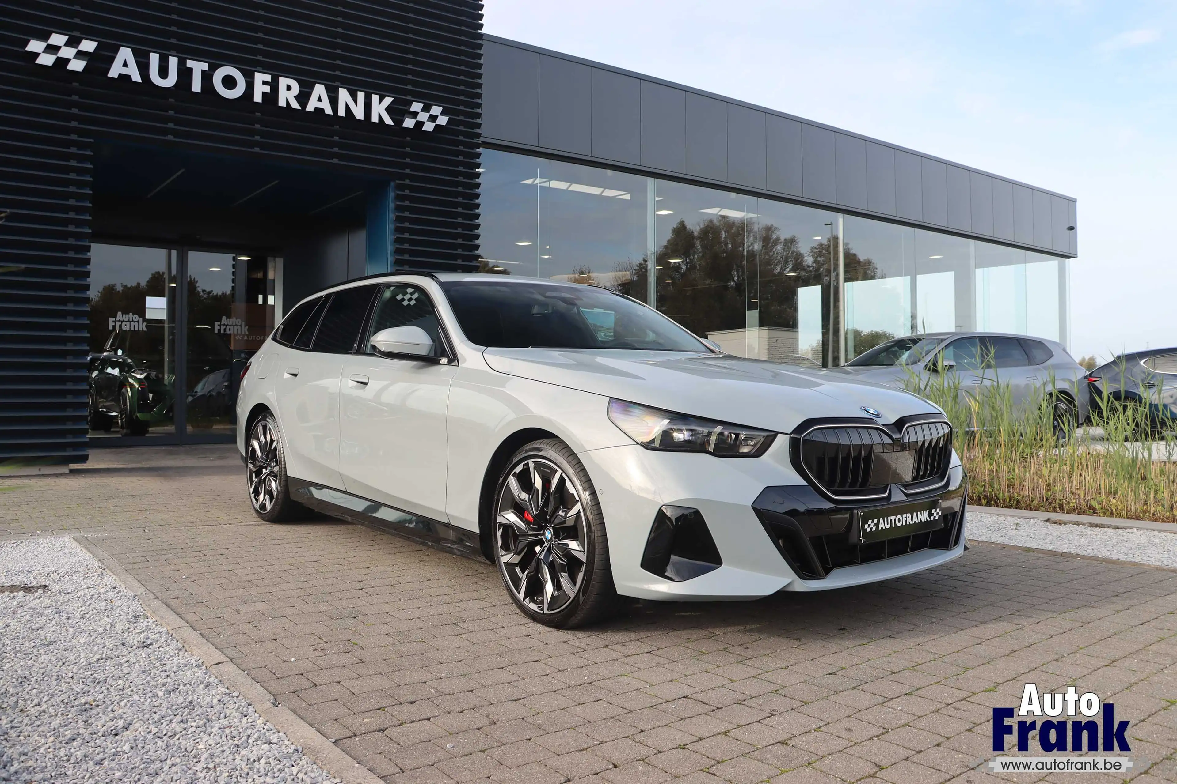 BMW i5 40 / TOURING / 4X4 / M-SPORT-PRO / 21" / SUSP PRO / DRIV PRO / B&W