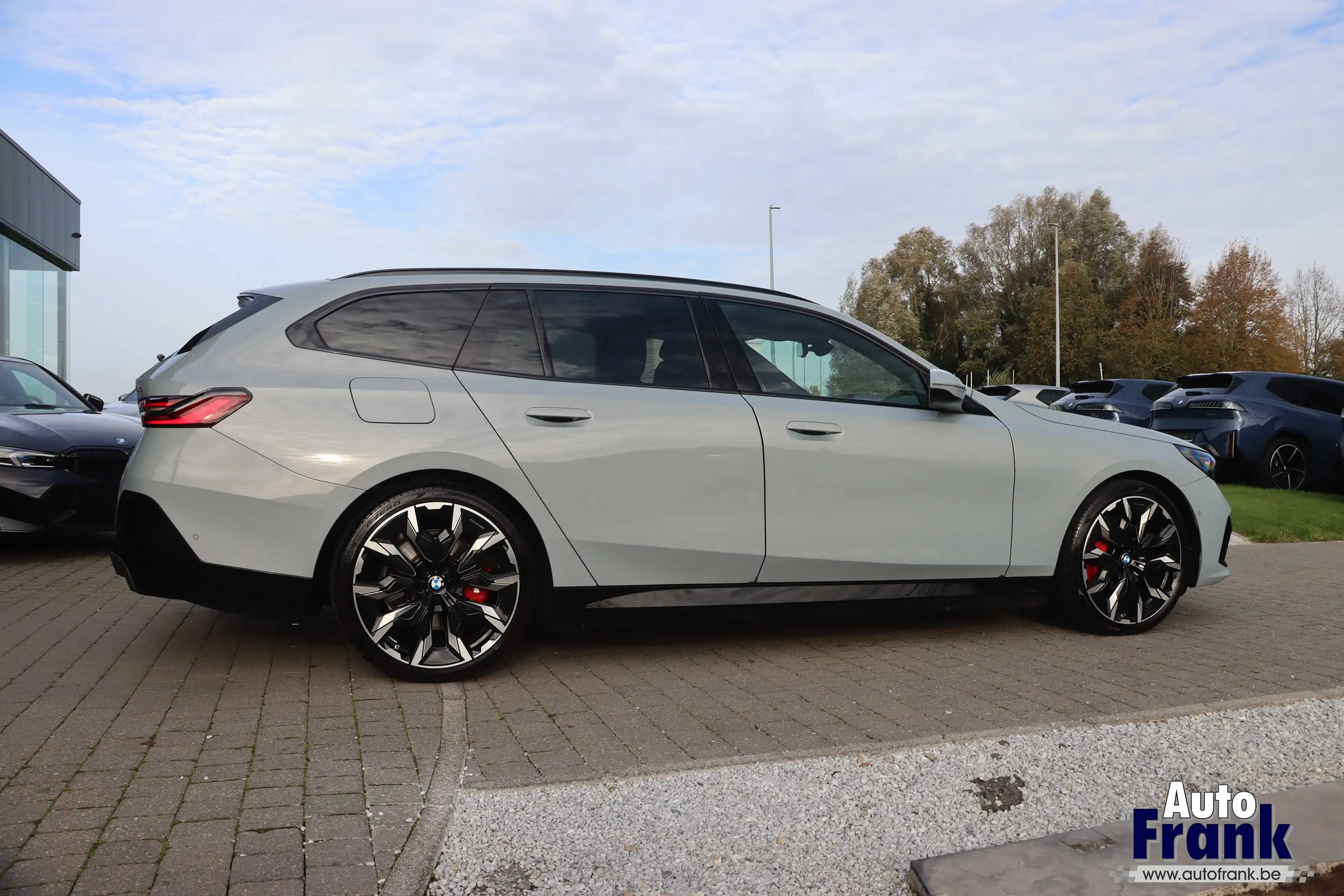 BMW i5 40 / TOURING / 4X4 / M-SPORT-PRO / 21" / SUSP PRO / DRIV PRO / B&W — photo 9