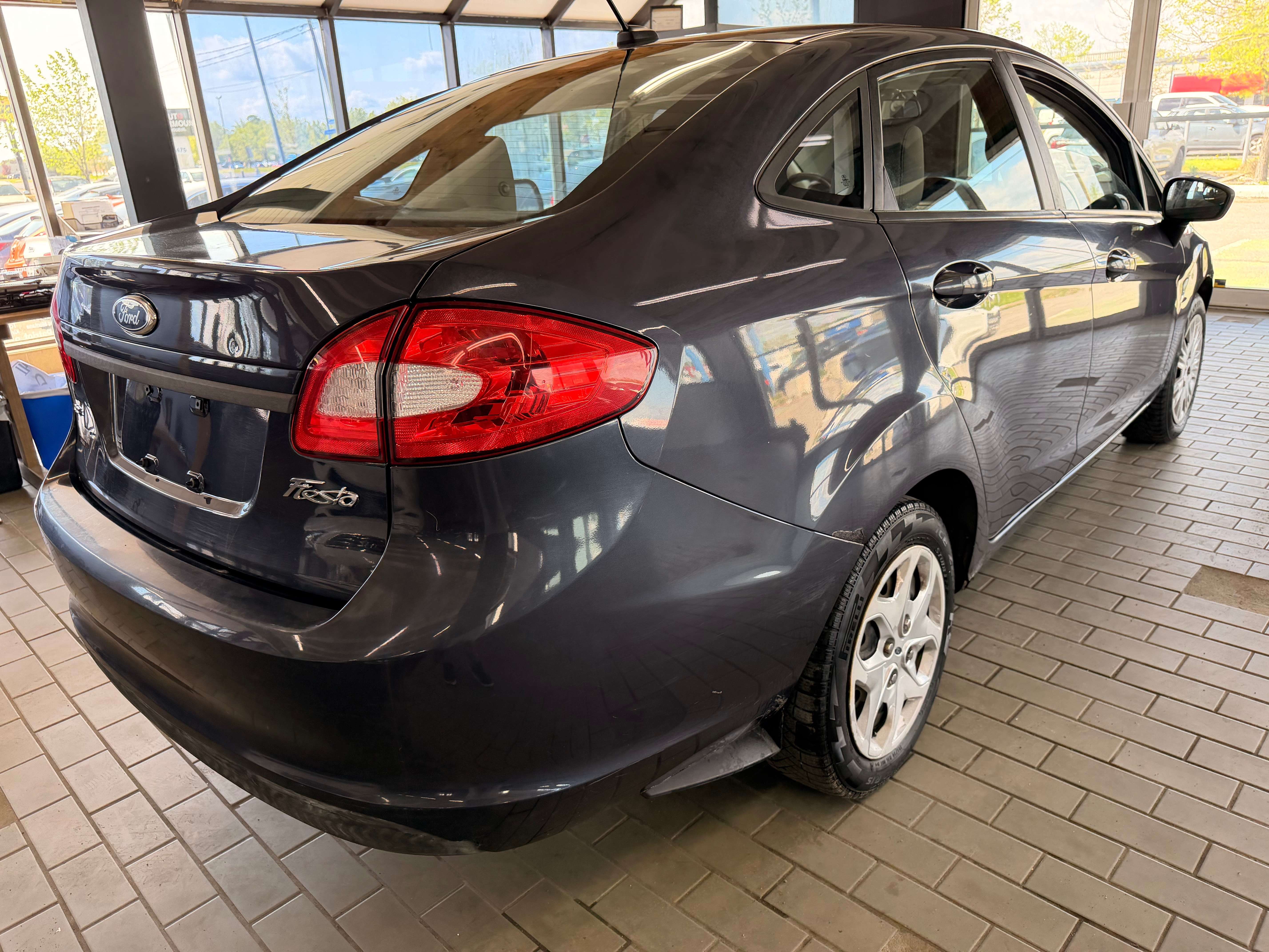 2012 Ford Fiesta Sedan