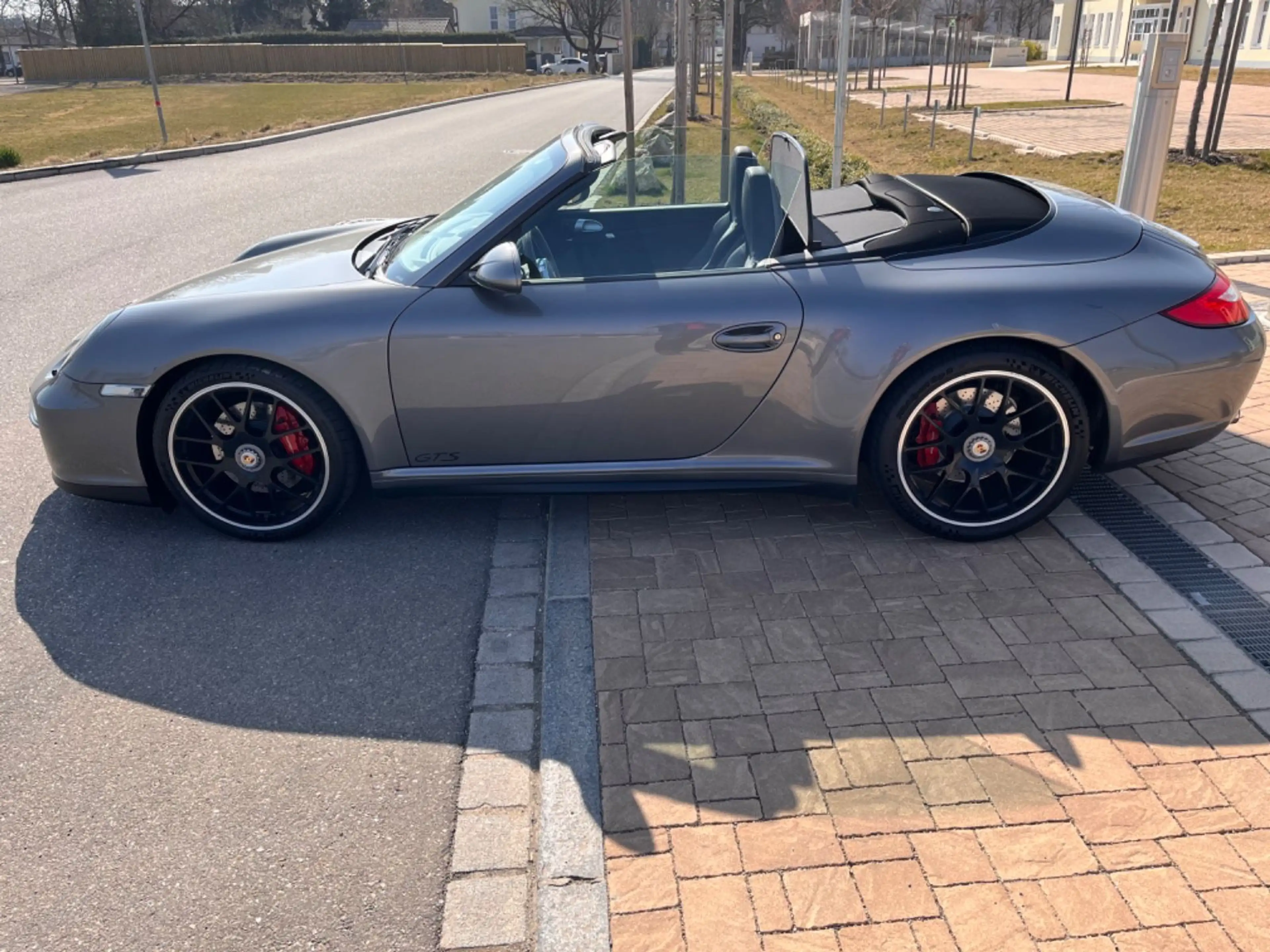 Porsche 997 911 GTS Cabrio PDK NAVI Zentralverschluss — photo 2