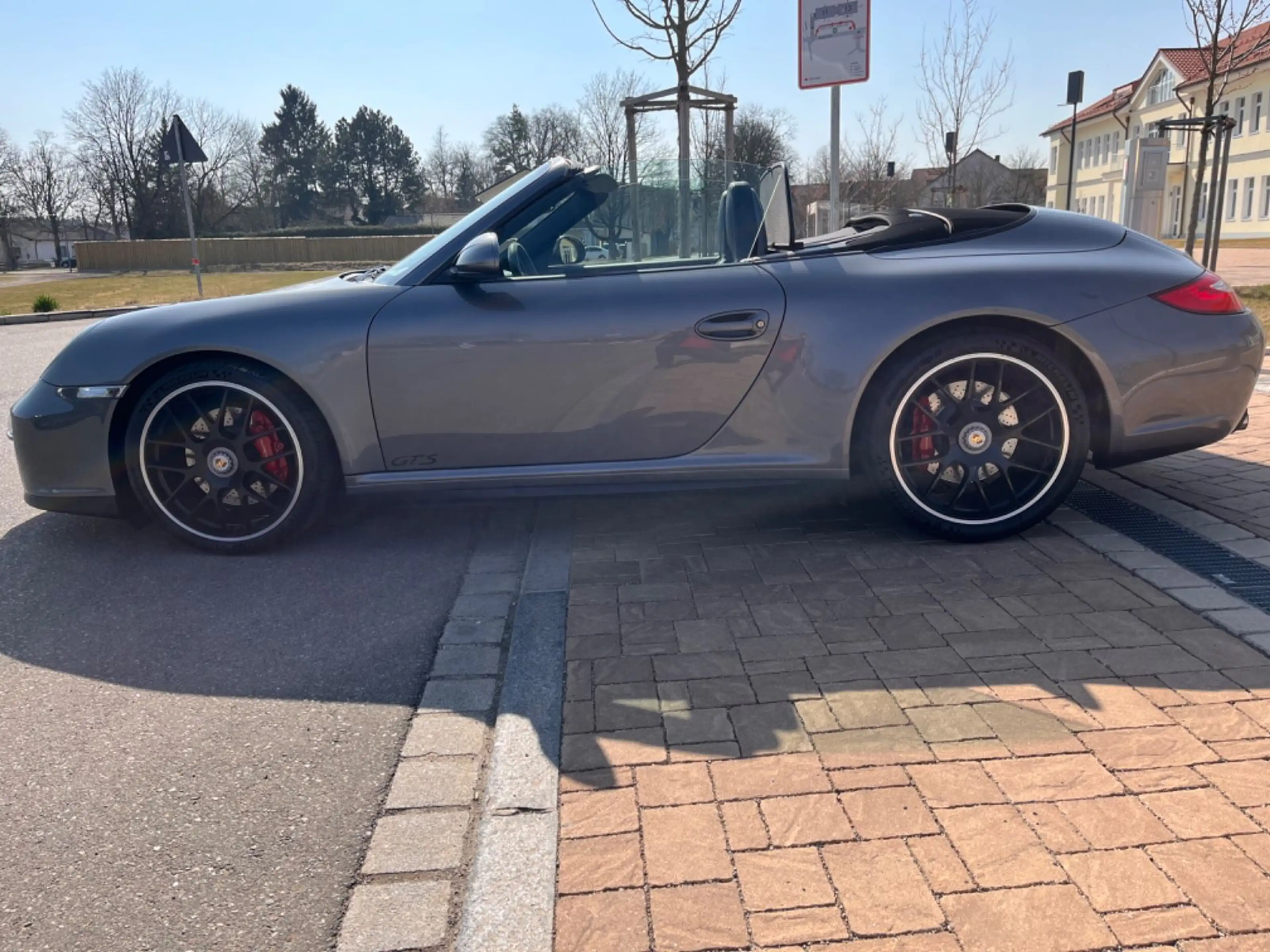Porsche 997 911 GTS Cabrio PDK NAVI Zentralverschluss — photo 3