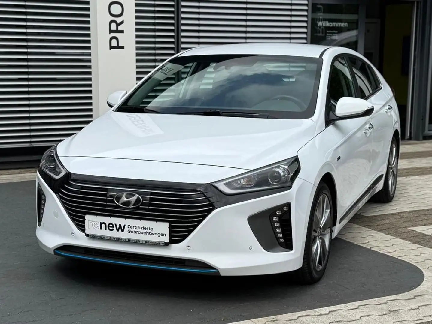 Hyundai IONIQ Premium Hybrid Blanc - 1