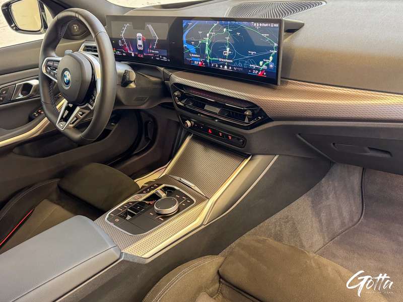 Photo du véhicule BMW 330