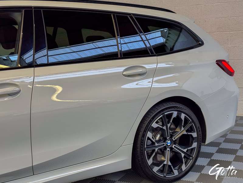 Photo du véhicule BMW 330