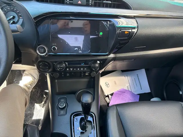 Toyota Hilux DK Invincible 4WD 2.8 D-4D MHEV Aut. Ansicht 12