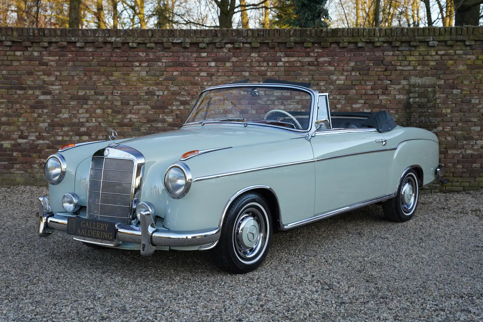 Mercedes-Benz 220 S Convertible ,Top quality restored example! Color Verde - 1