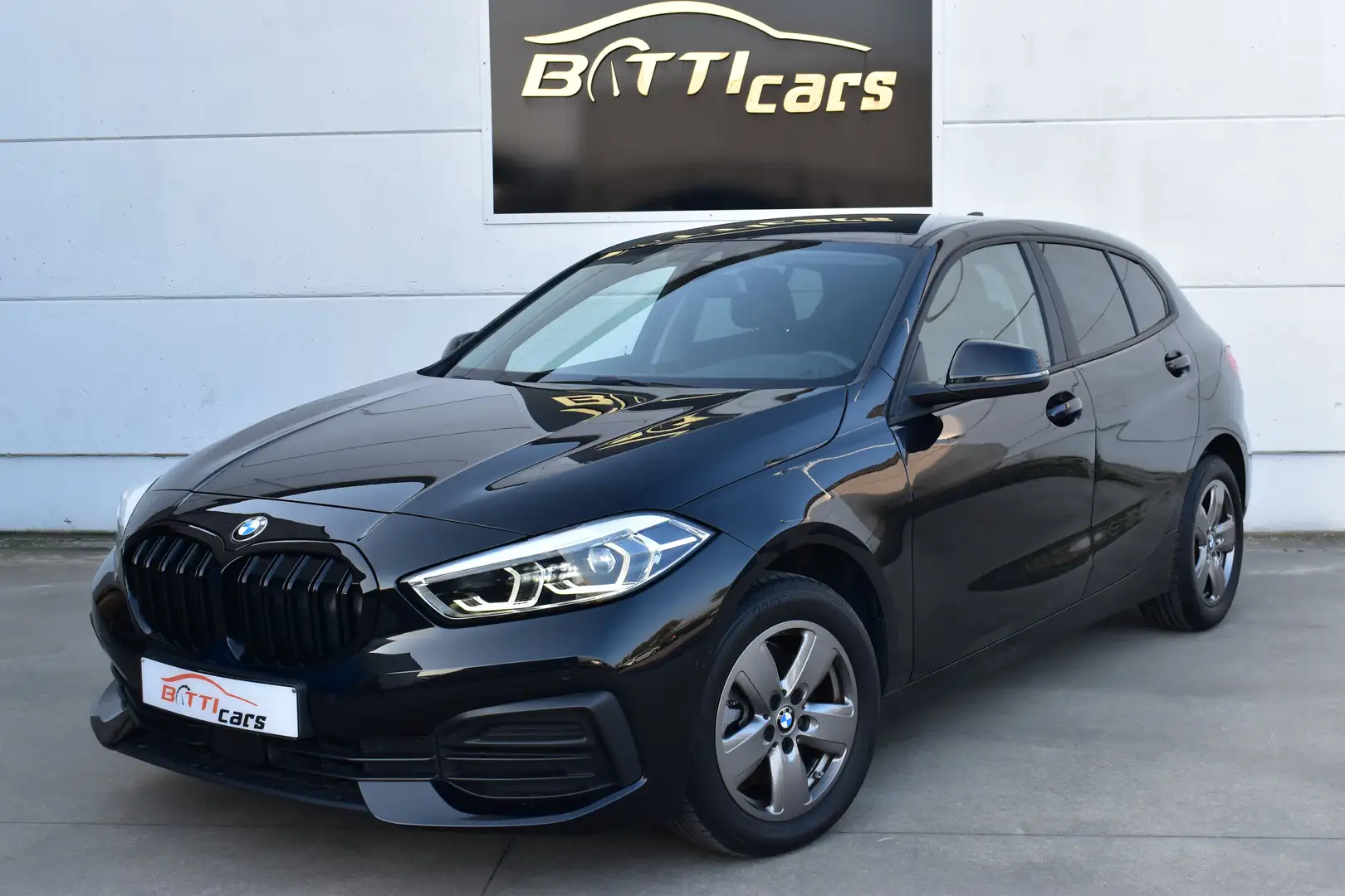 BMW 116 Shadow-look* Navi* DAB-radio* Camera* 2j Garantie! Noir - 1