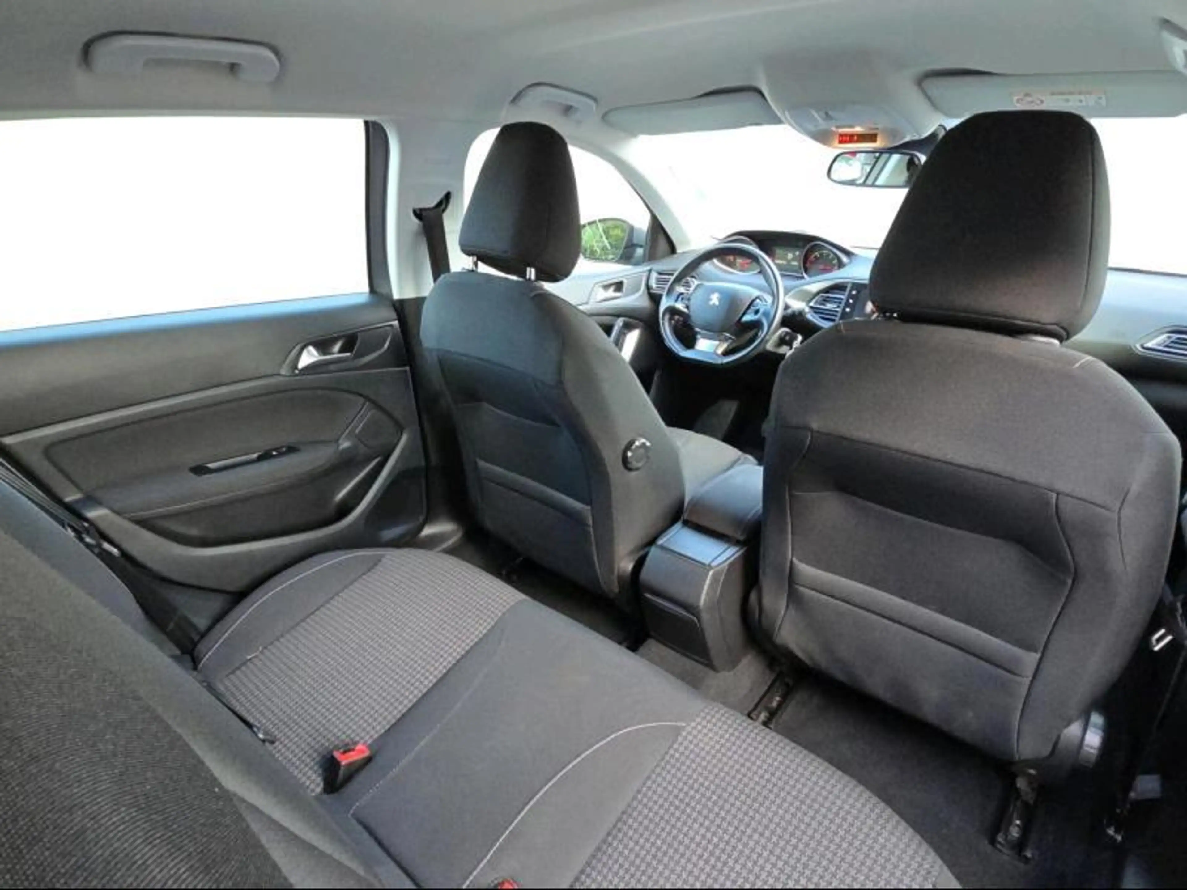 Peugeot 308 Active 1.2i 130pk automaat - PDC360 - Carplay - LE — photo 13