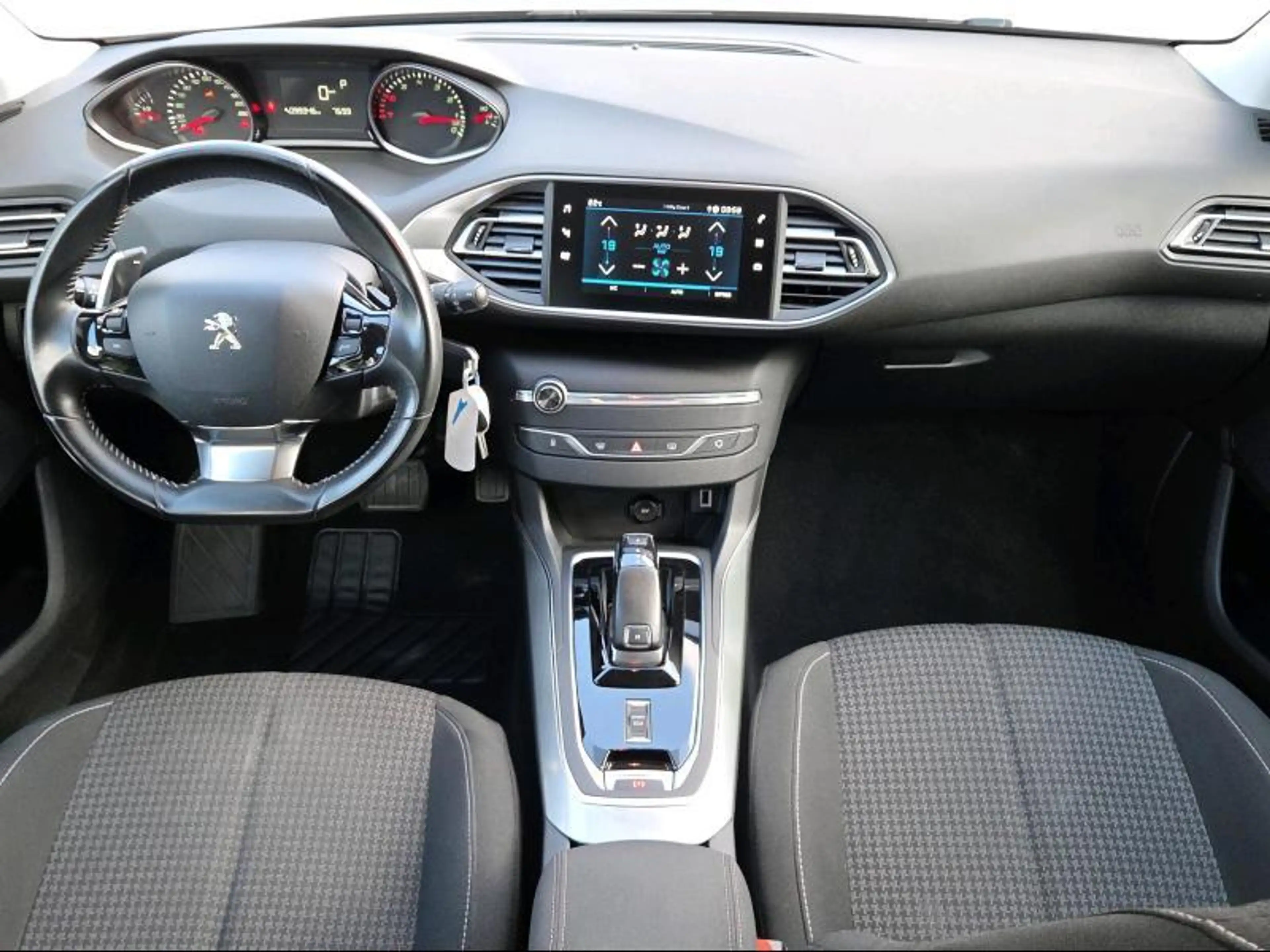 Peugeot 308 Active 1.2i 130pk automaat - PDC360 - Carplay - LE — photo 9