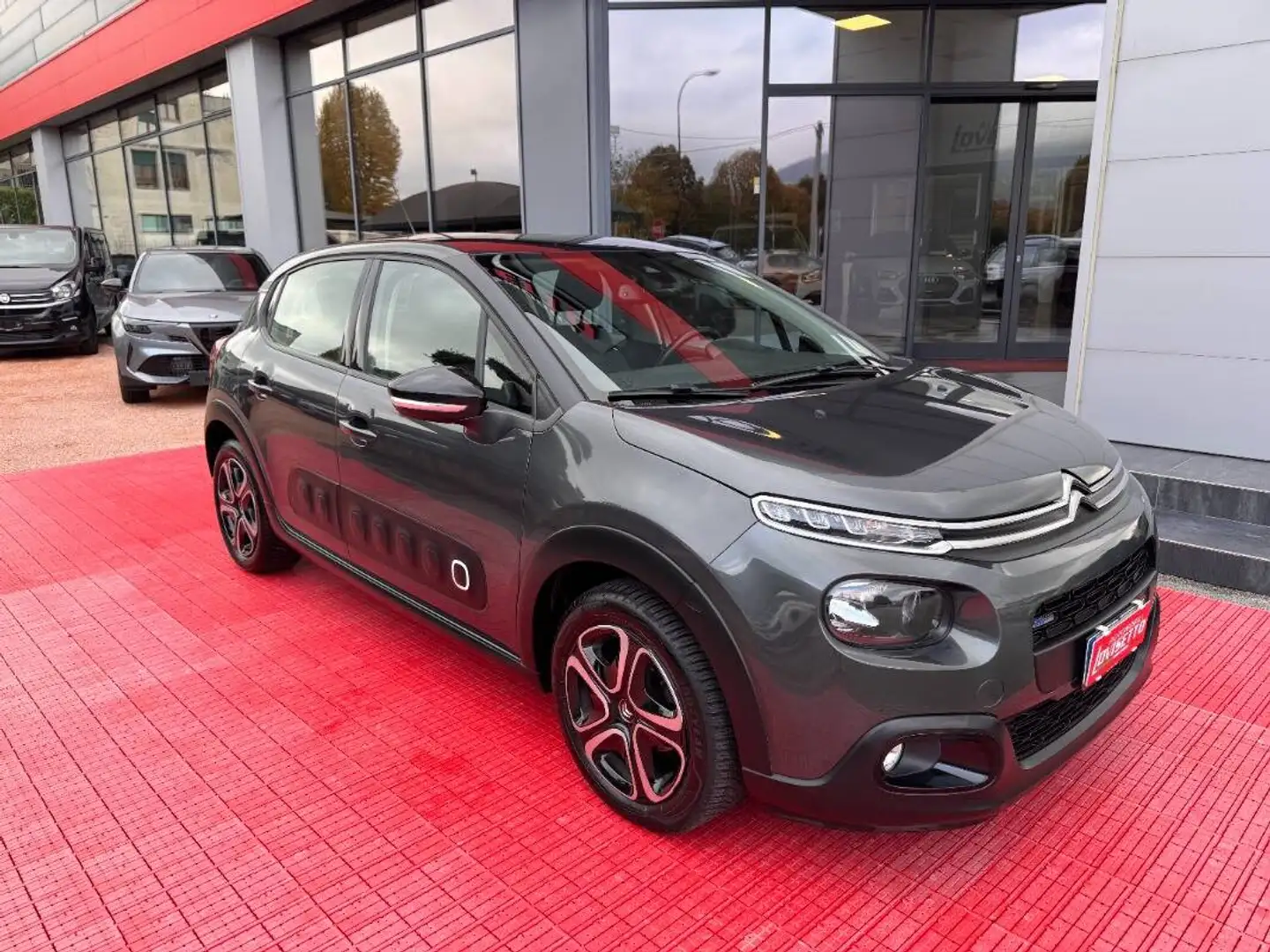 Citroen C3 1.2 puretech Shine 82cv Gris - 2