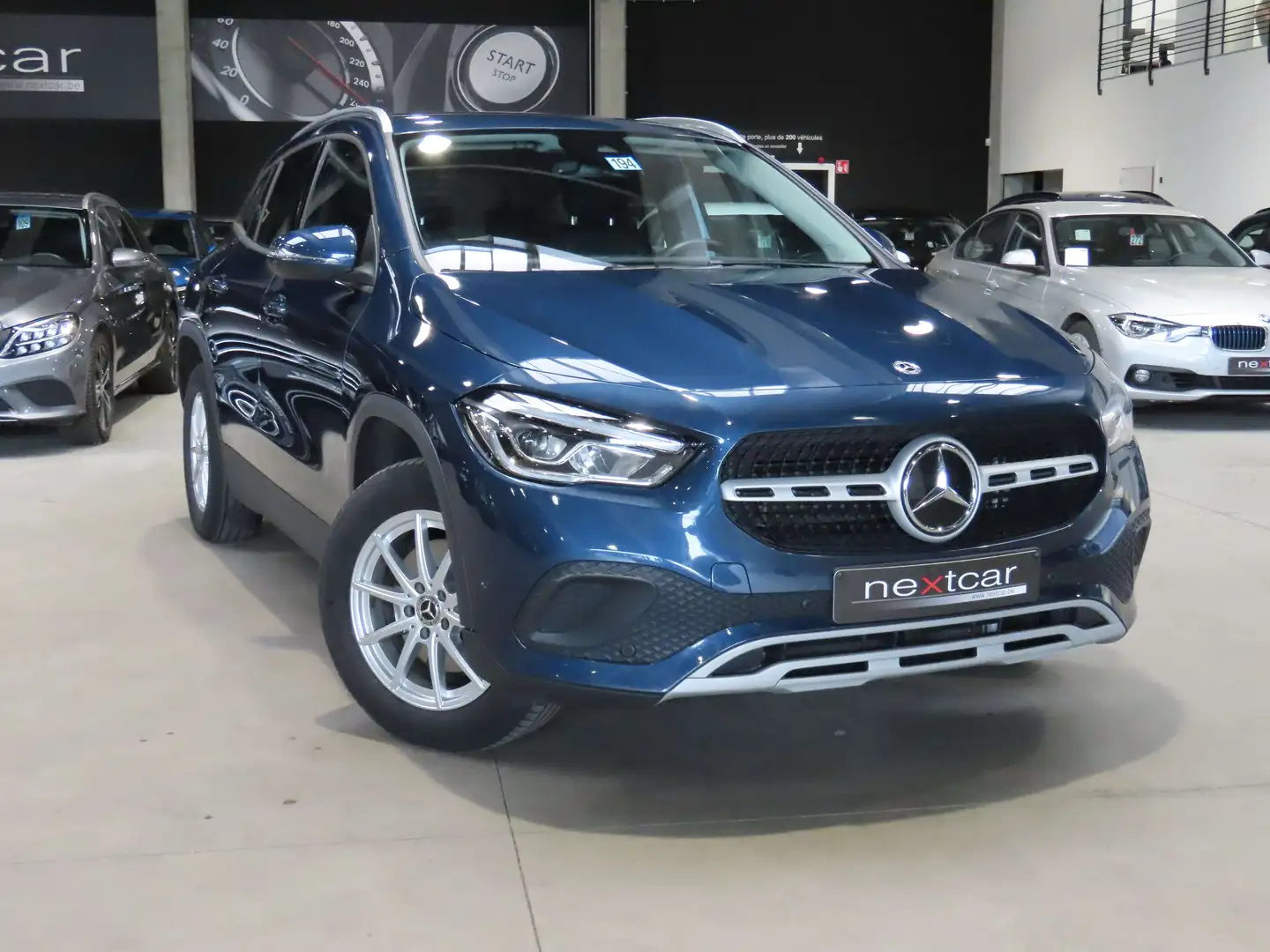 Mercedes-Benz GLA 200 d 8GTRONIC TISSU CUIR-LED-NAVI-CAMERA-PARK ASSIST Bleu - 2