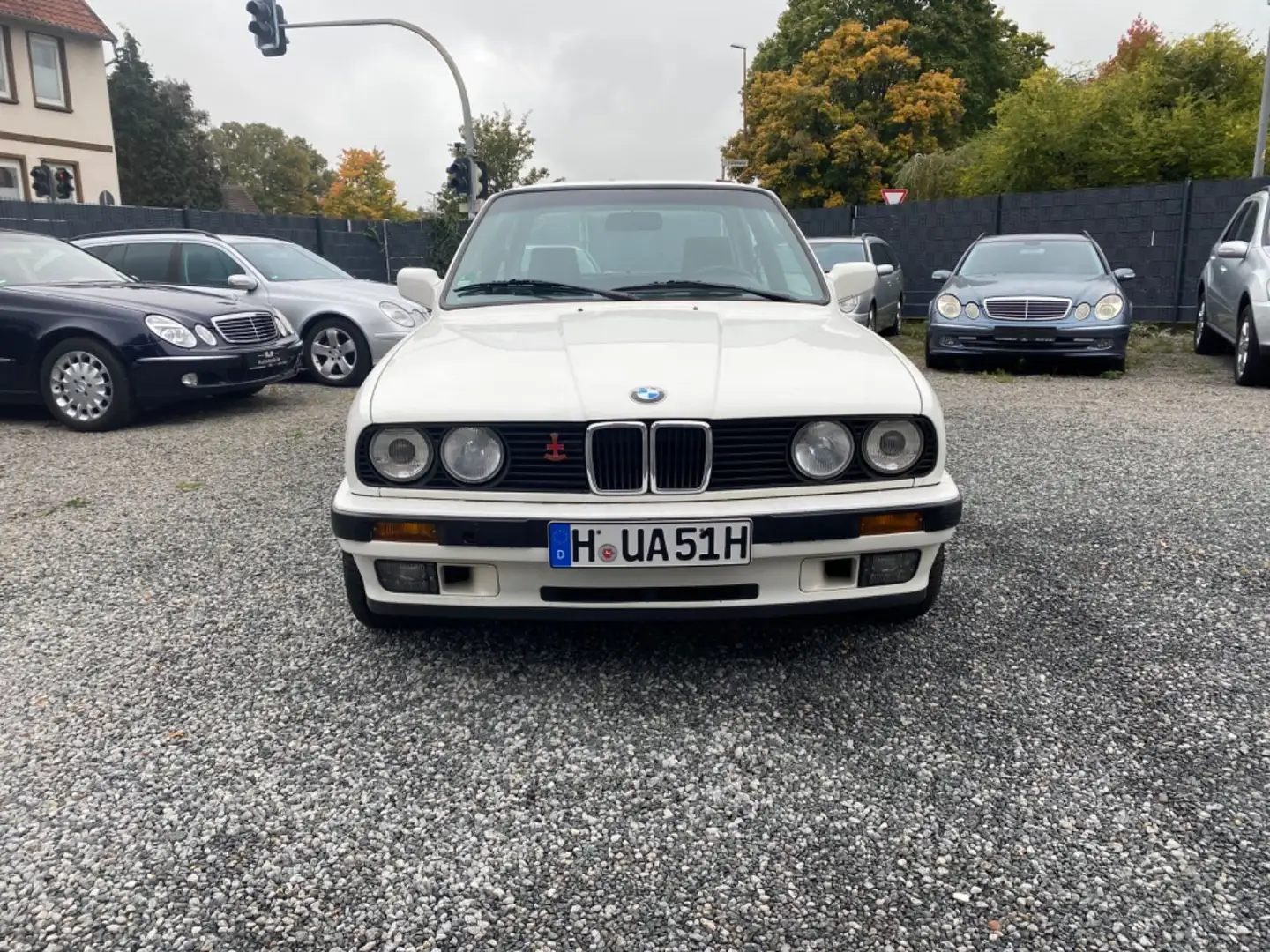 BMW 325 xi Sportsitze El-FH Schiebedach Oldtimer Weiß - 2
