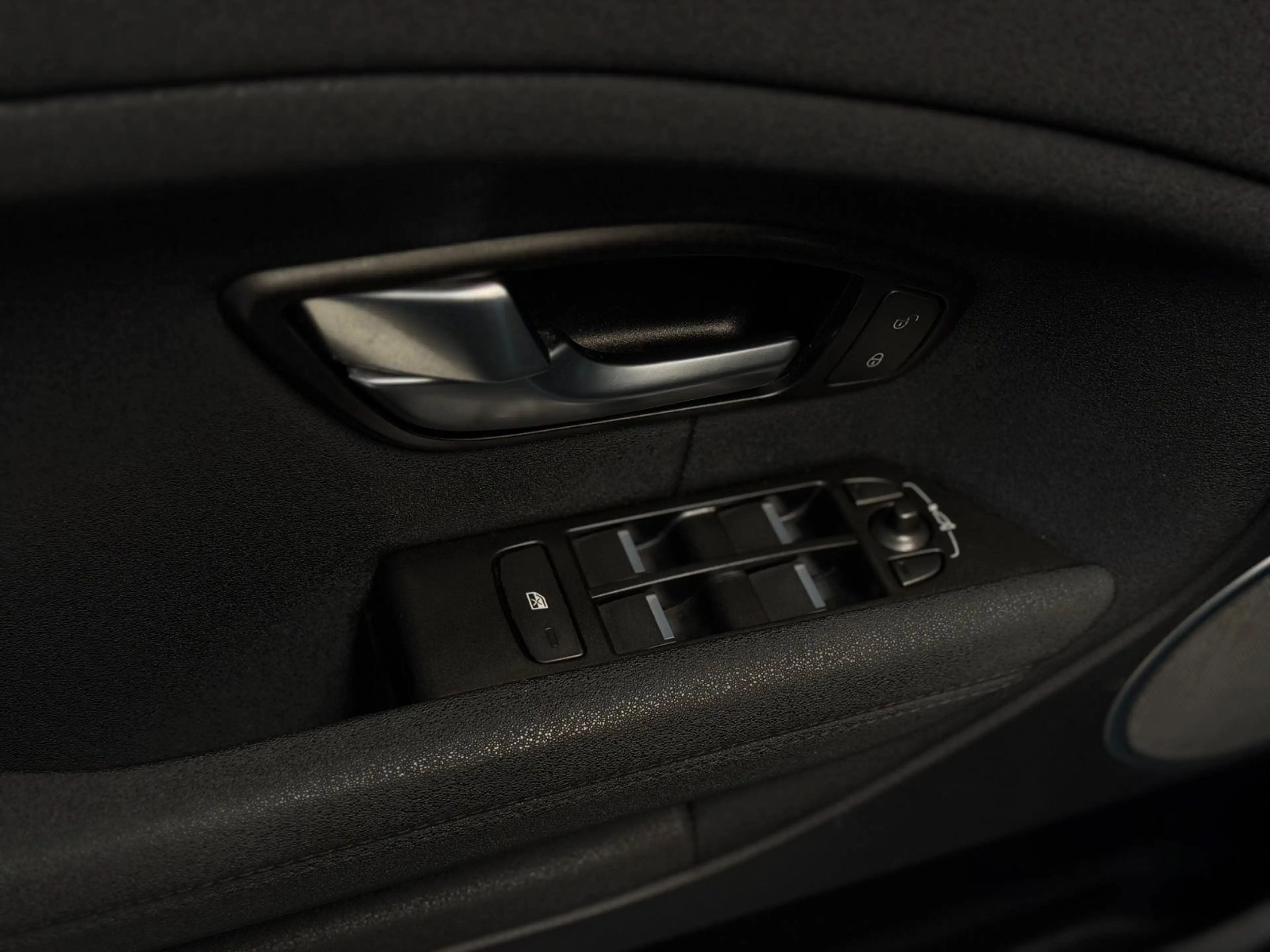 Land Rover Range Rover Evoque Pure / AHK / KAMERA / — photo 8