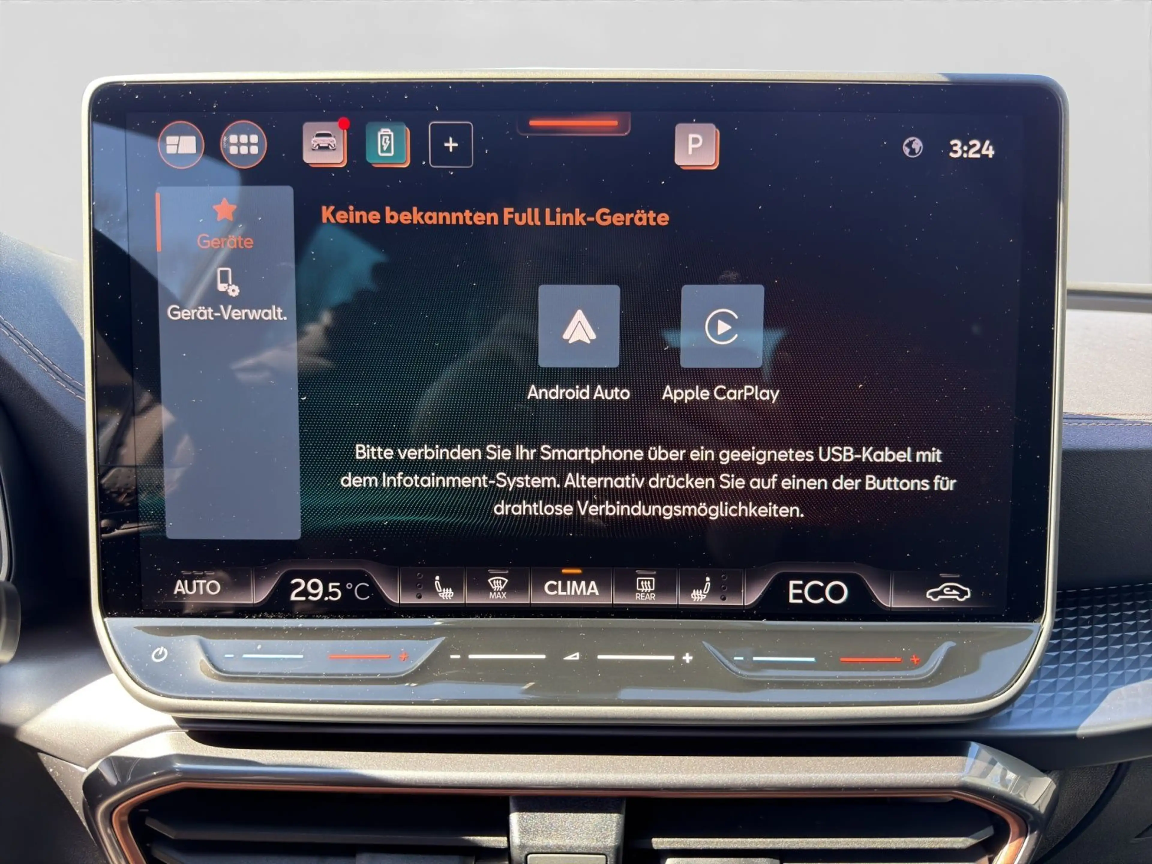 CUPRA Leon 1.5 e-HYBRID DSG VZ SENNHEISER REAR VIEW NA — photo 15