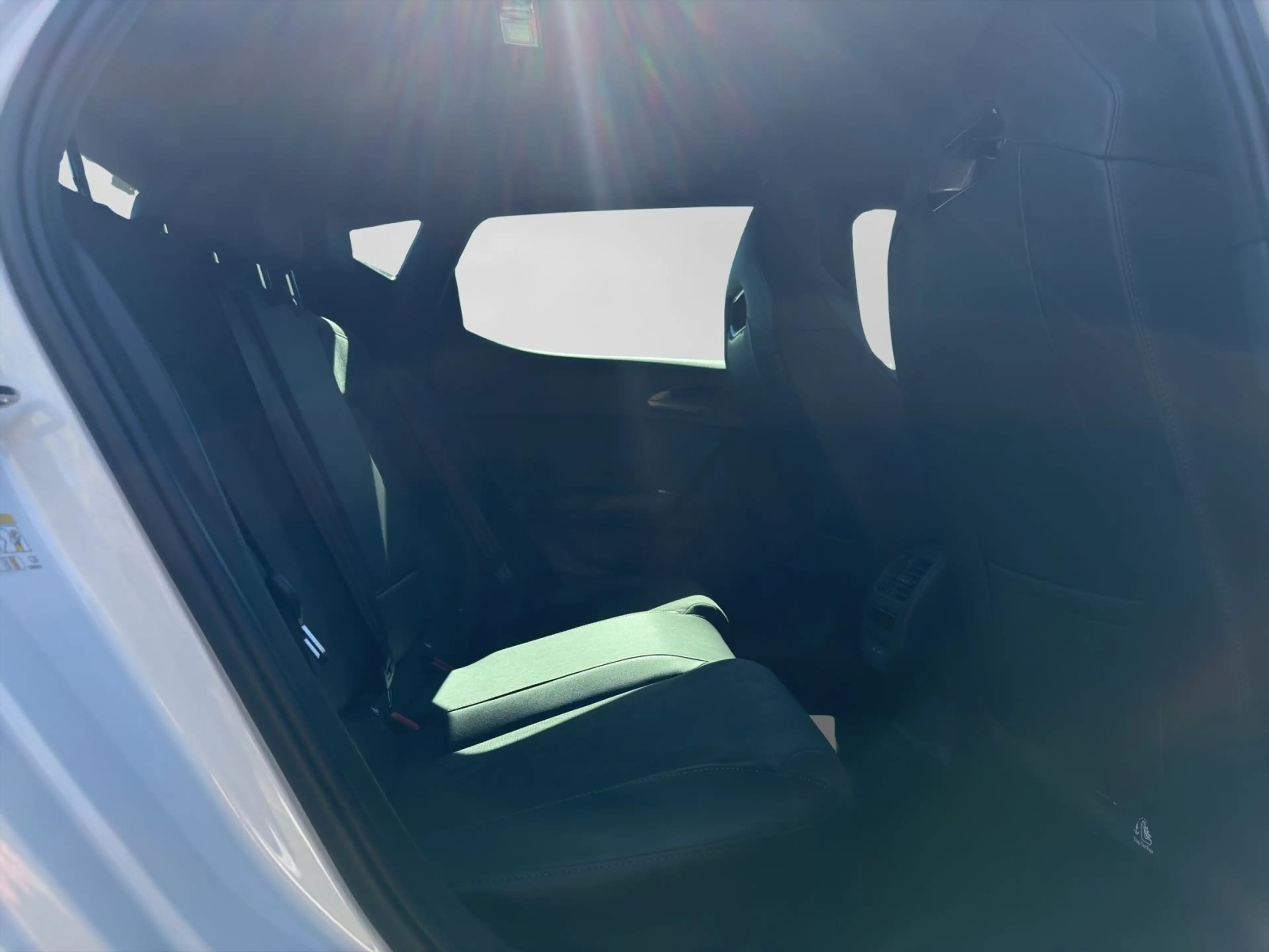 CUPRA Leon 1.5 e-HYBRID DSG VZ SENNHEISER REAR VIEW NA — photo 6