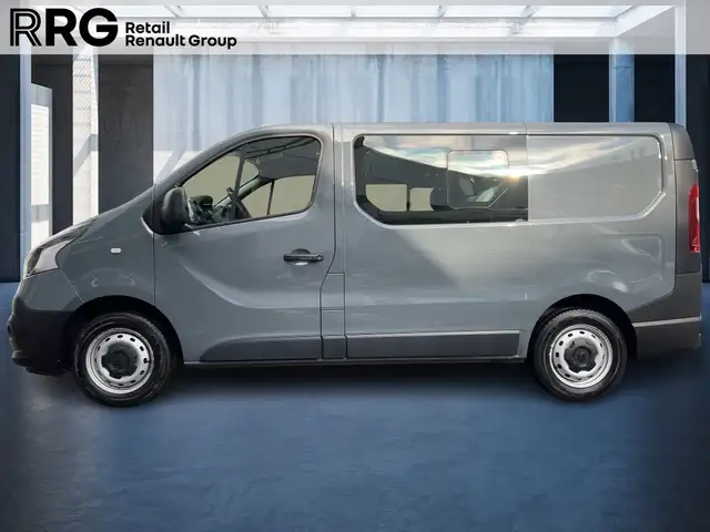 Renault Trafic view 2