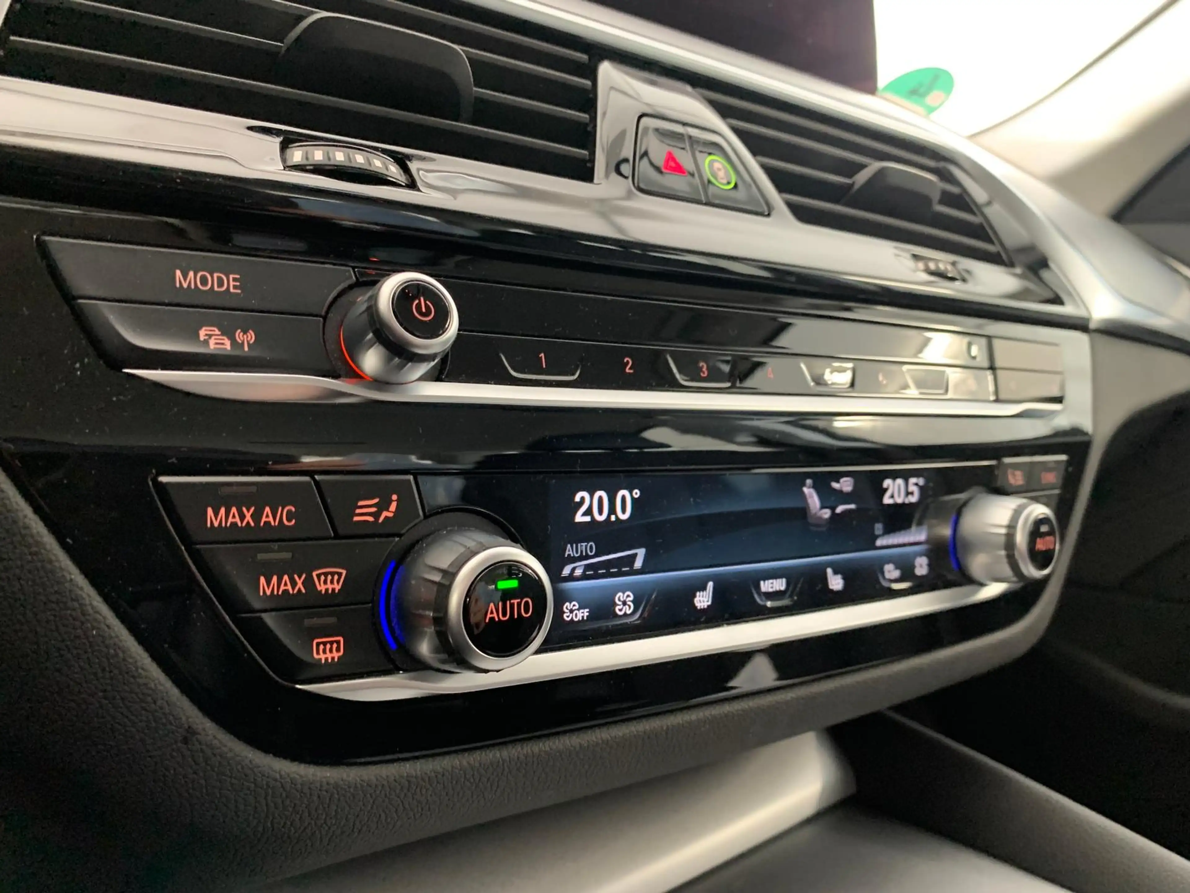 BMW 520 i Cockpit Prof Vollleder Navi LED Kamera — photo 11