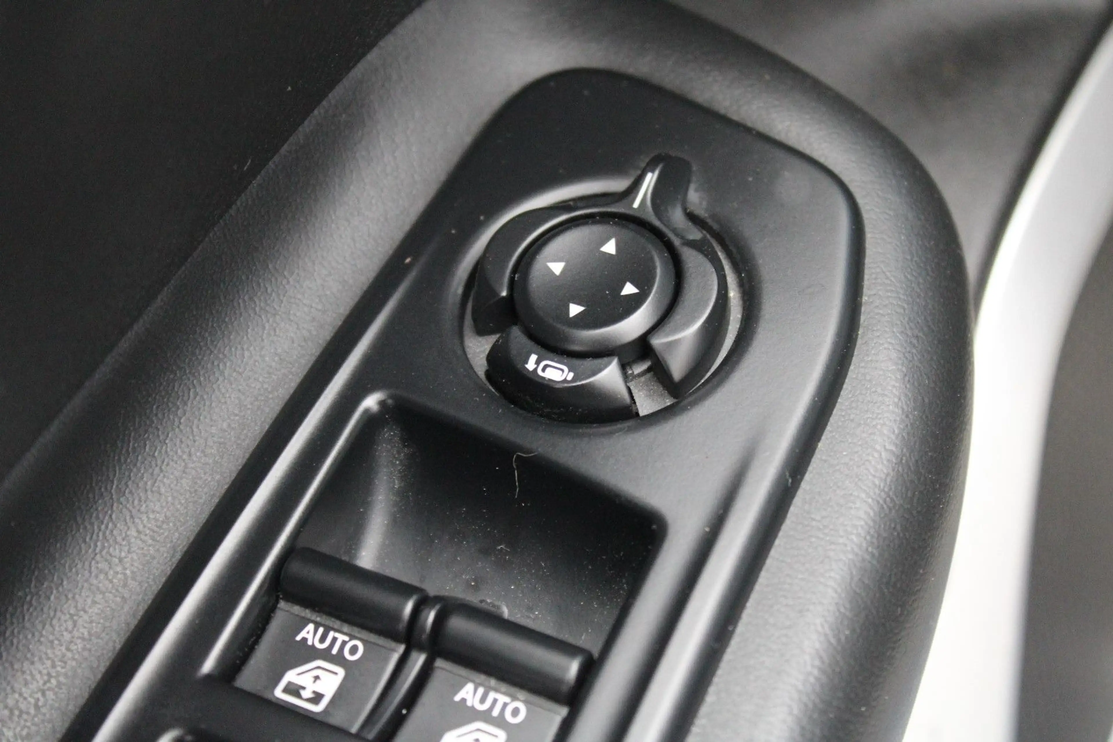 Jeep Renegade Limited *Tüv&Inspektion Neu*Navi* — photo 6