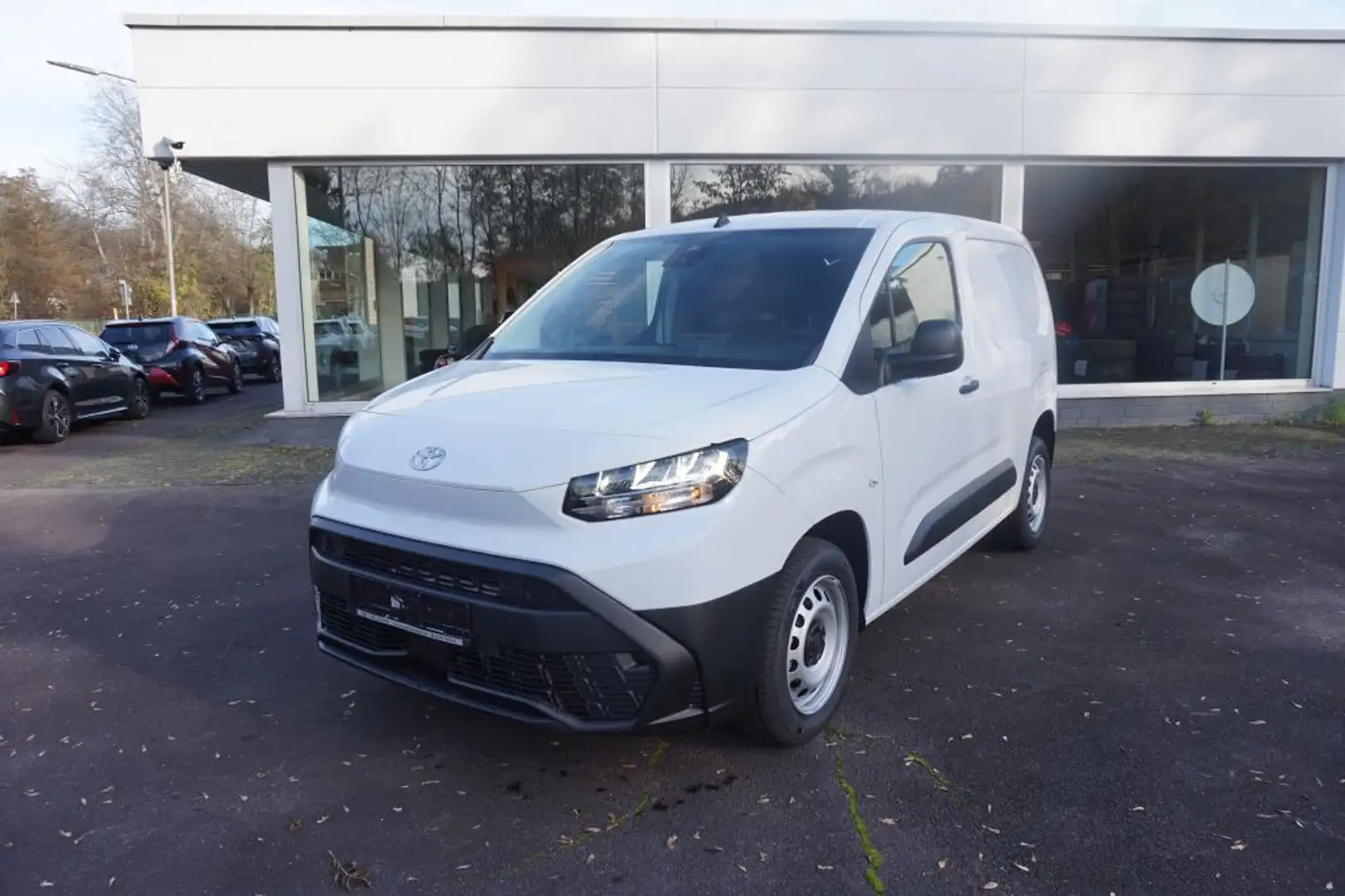 Toyota Proace City L1 1,5-l D-4D S&S Meister (E) Weiß - 2