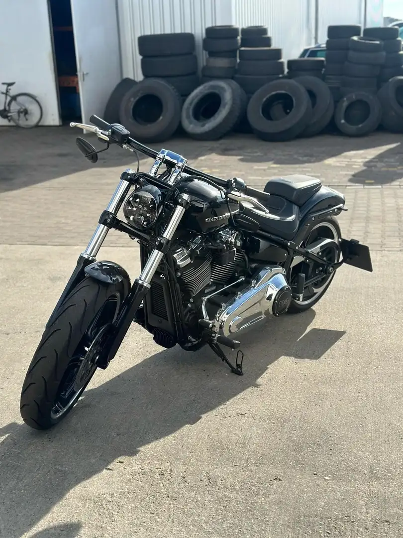 Harley-Davidson Breakout 114 Černá - 1