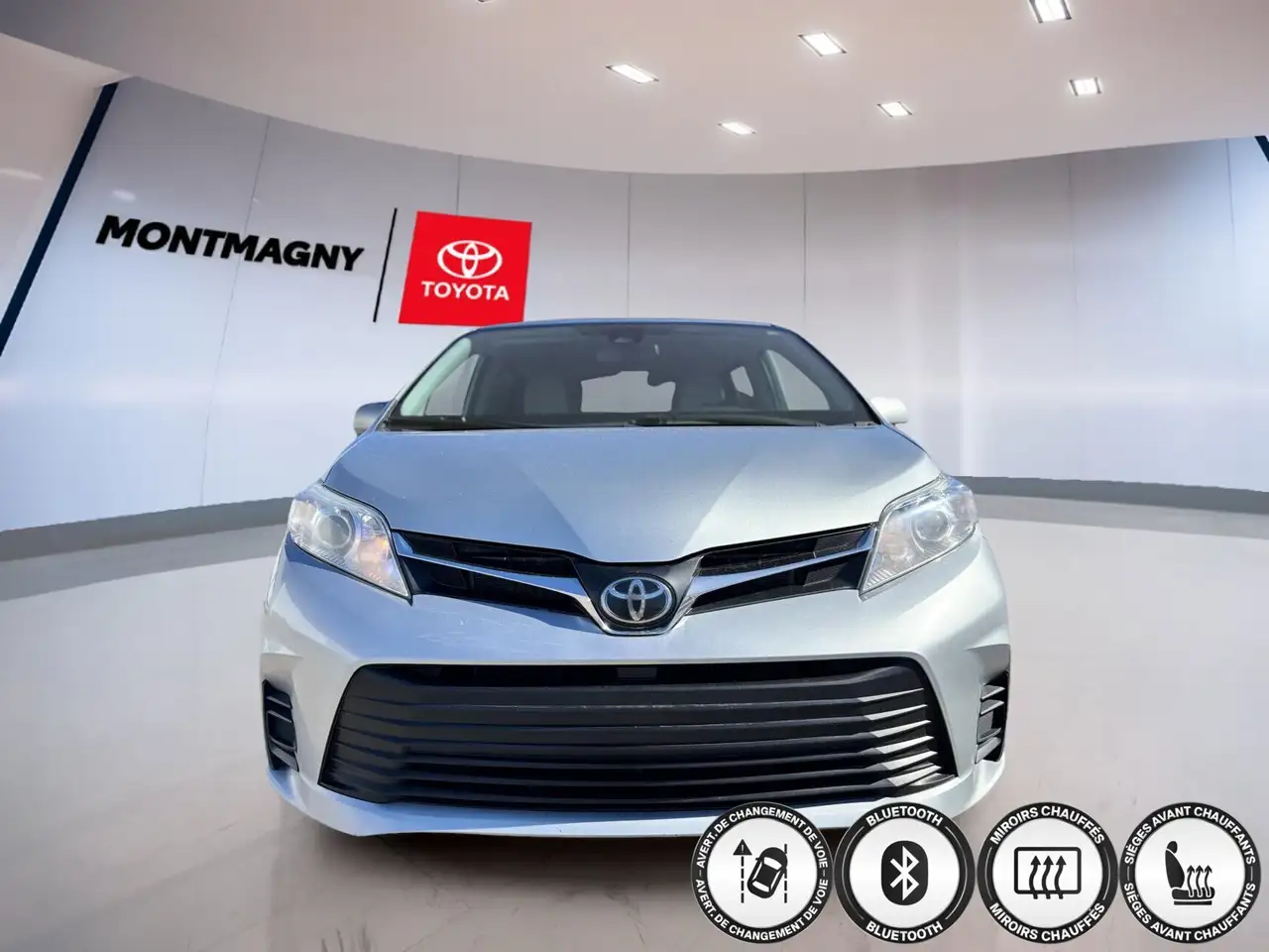 Toyota Sienna снимка Toyota Sienna