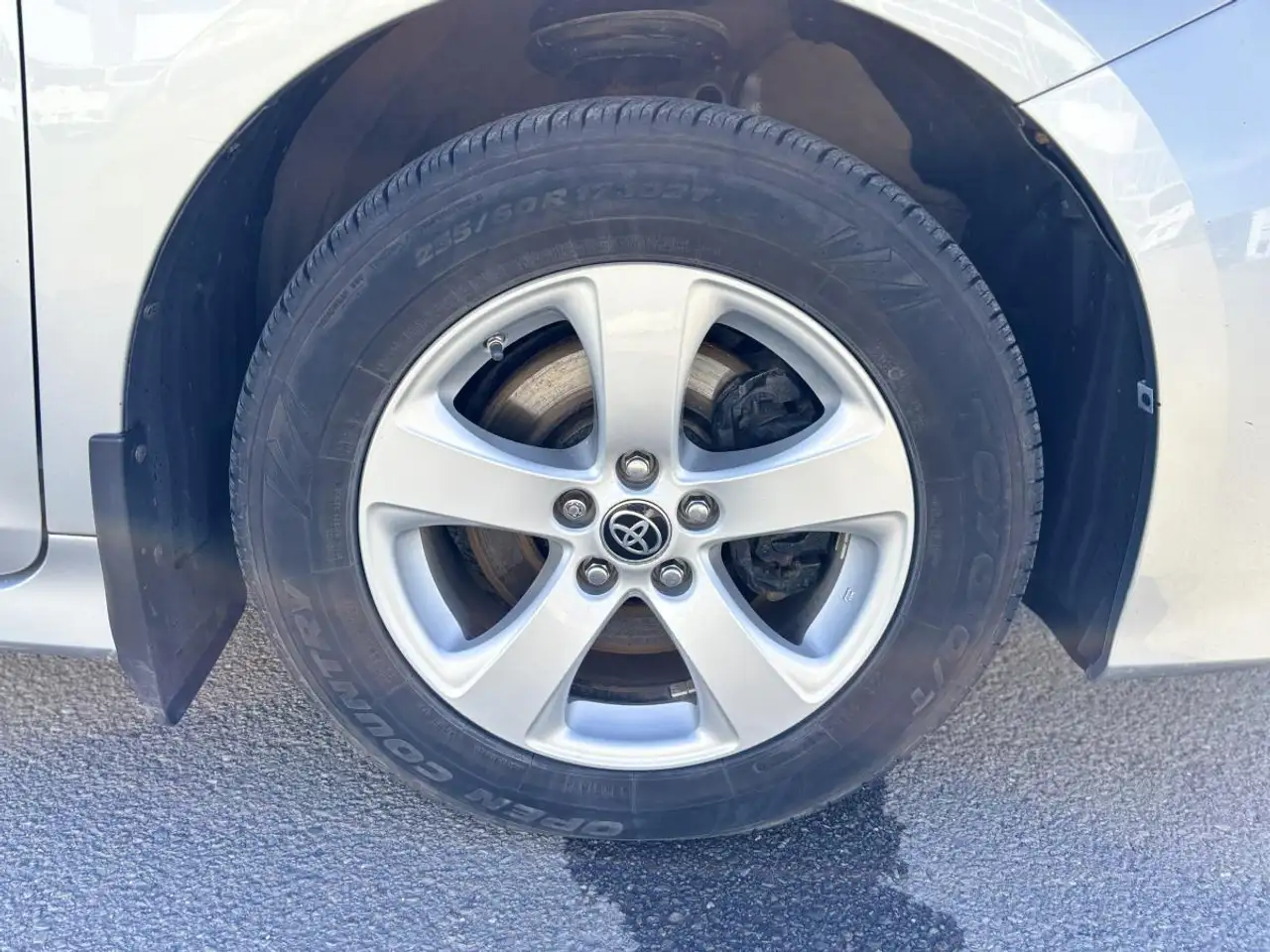 Toyota Sienna снимка Toyota Sienna