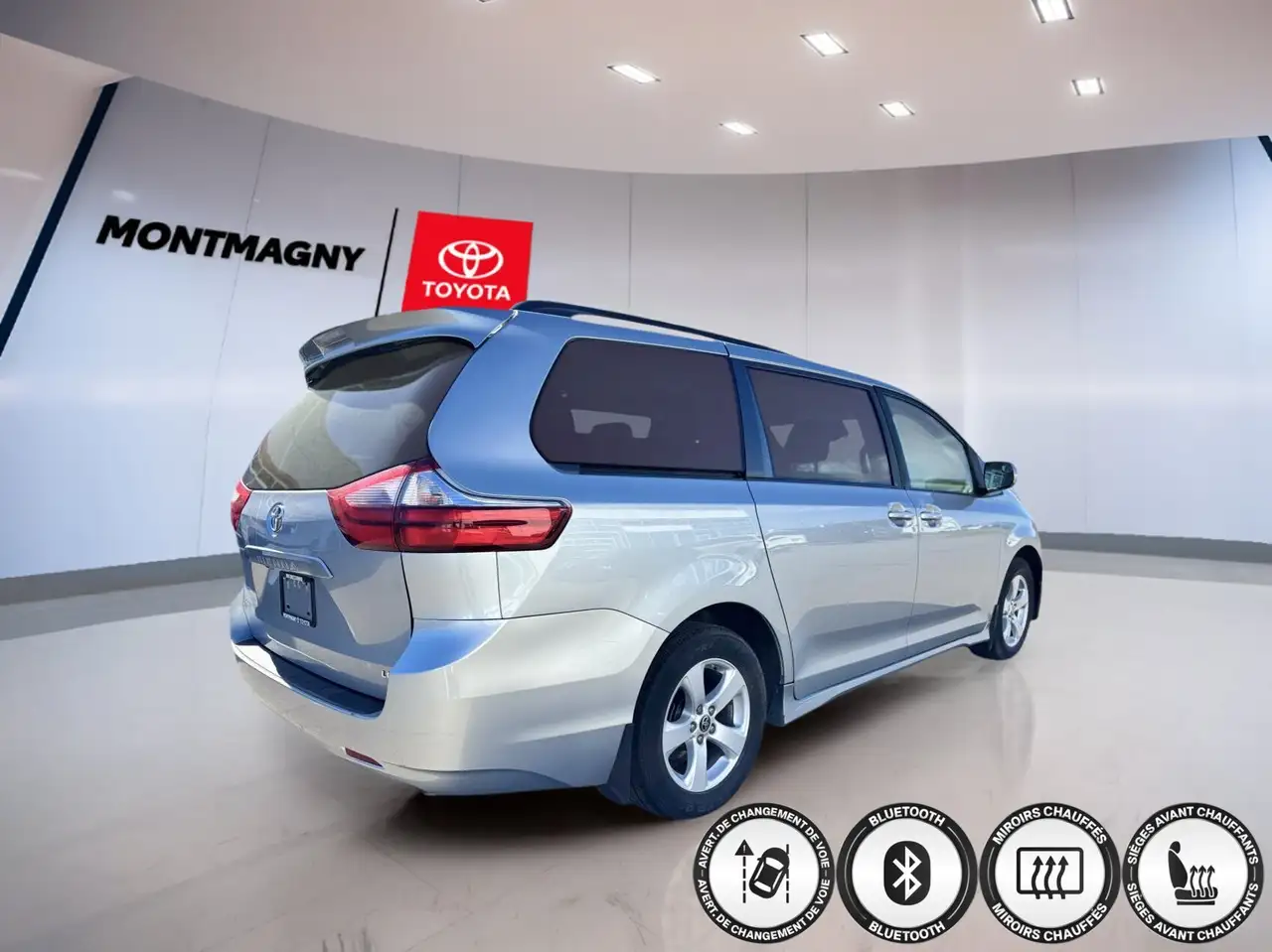 Toyota Sienna снимка Toyota Sienna