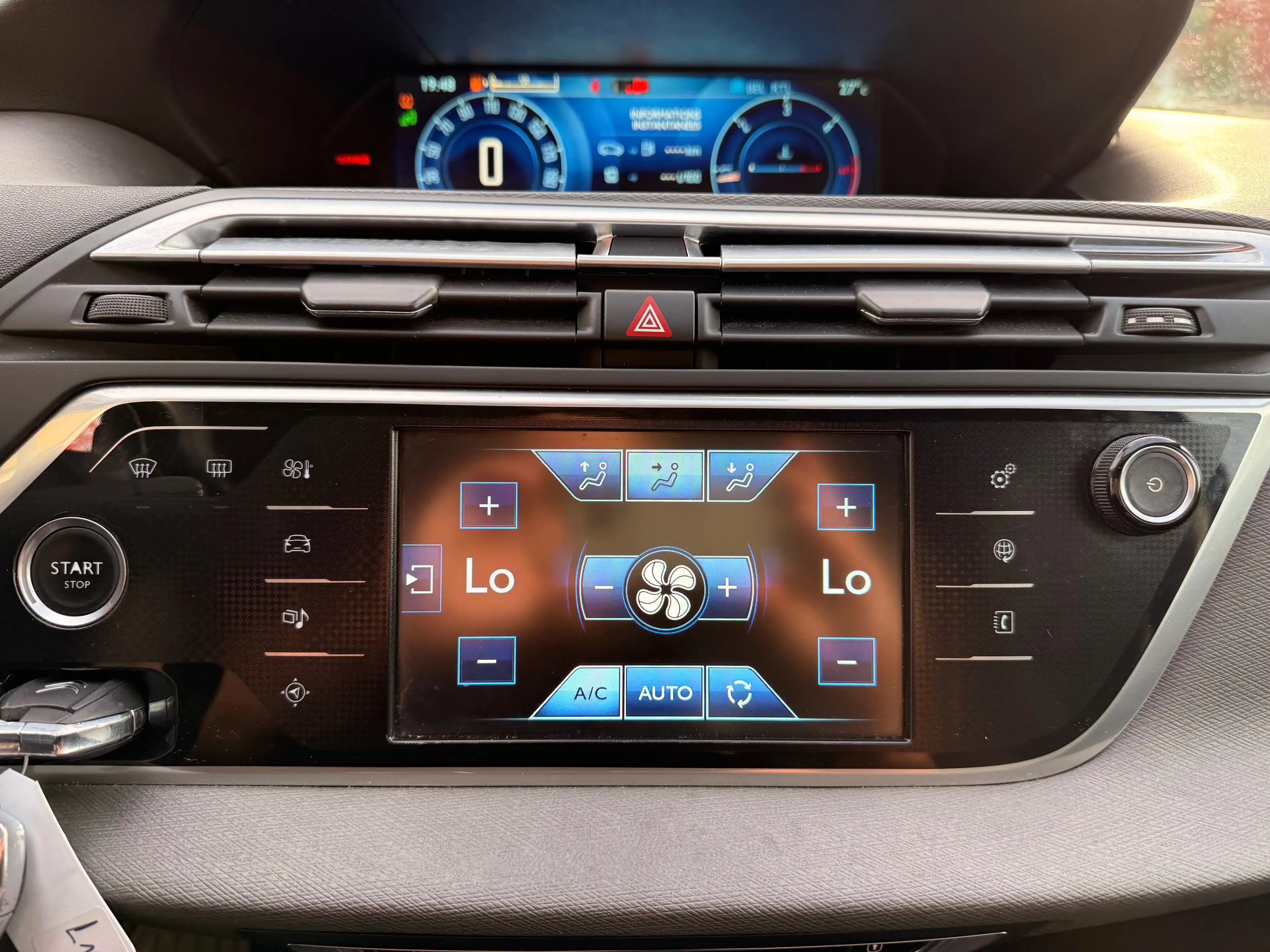 Citroen Grand C4 Picasso C4 Grand Picasso 2.0 BlueHDi Exclusive S — photo 12