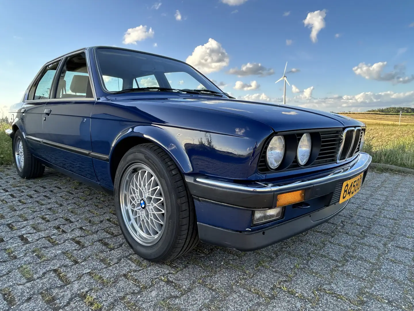 BMW 318 318i - 2