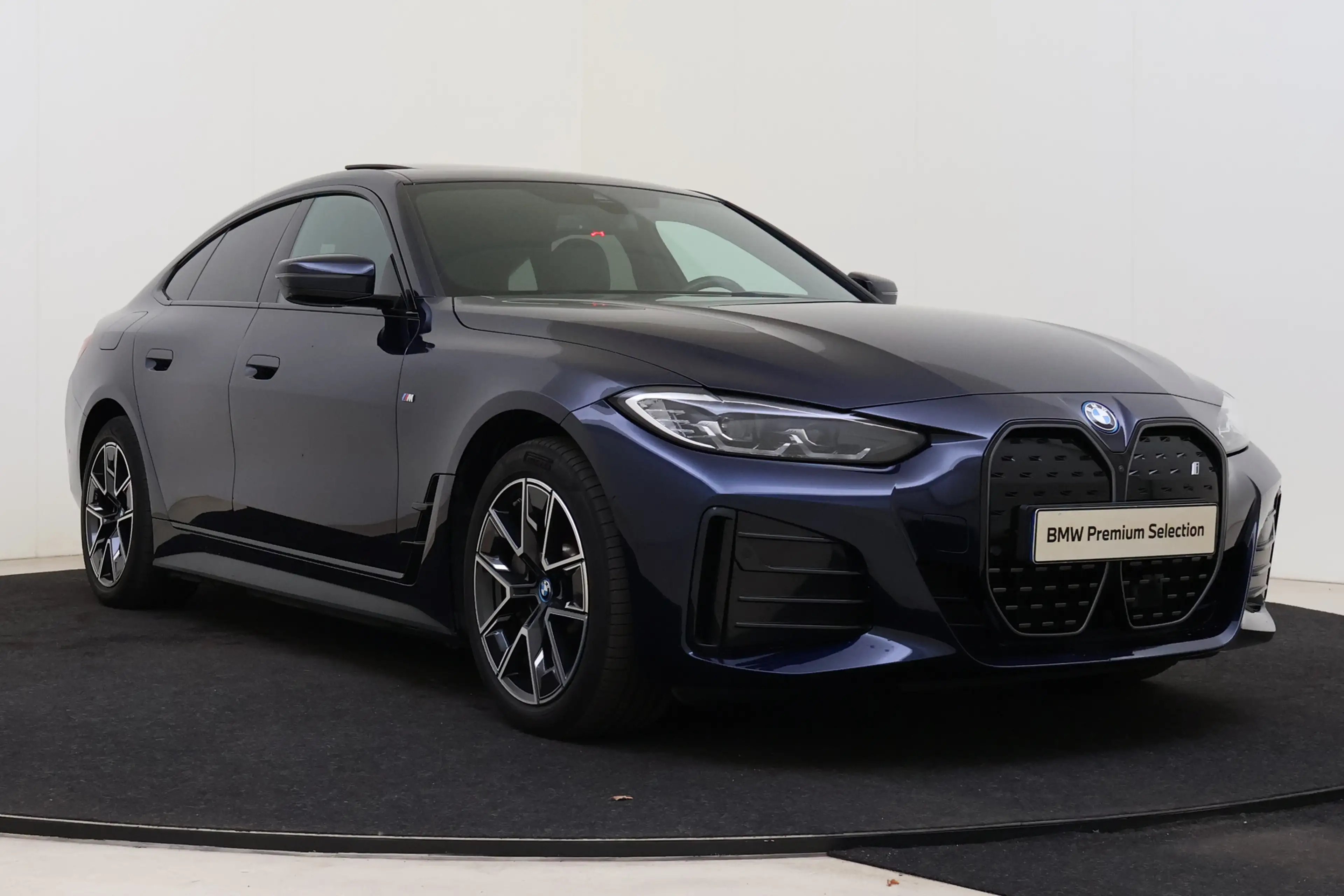 BMW i4 eDrive40 High Executive M Sport / Schuif-kanteldak — photo 13