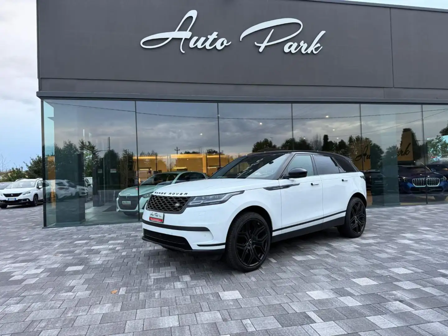 Land Rover Range Rover Velar 2.0D I4 240 cv S Wit - 1