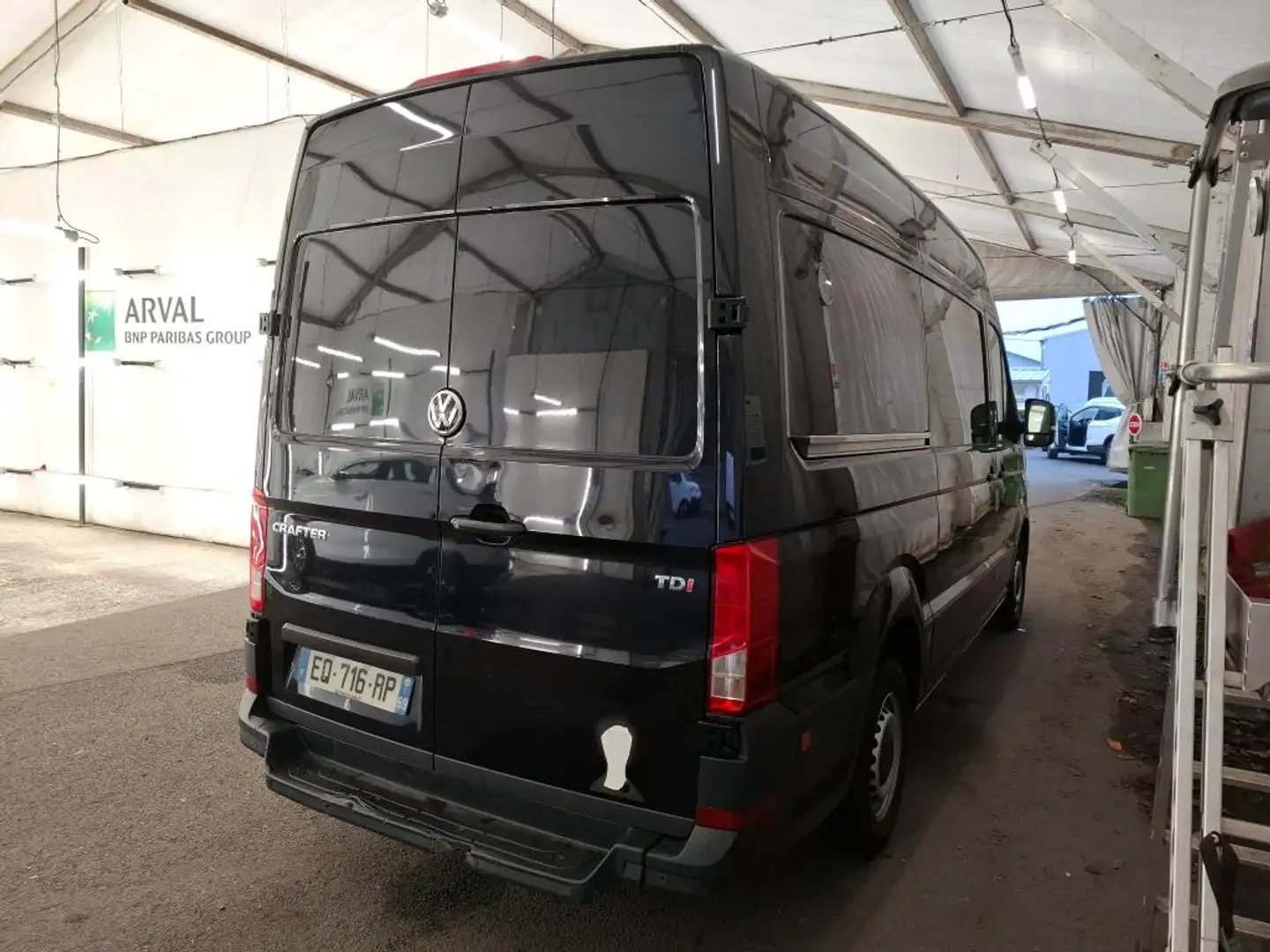 Volkswagen Crafter VOLKSWAGEN Industrial  Manual de 4 Puertas Noir - 2