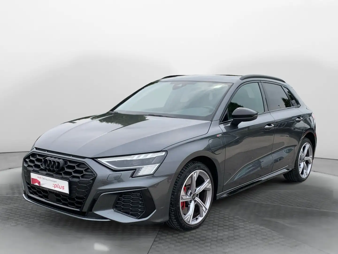Audi A3 45 TFSI e S-tronic S-Line, Matrix, Grau - 2