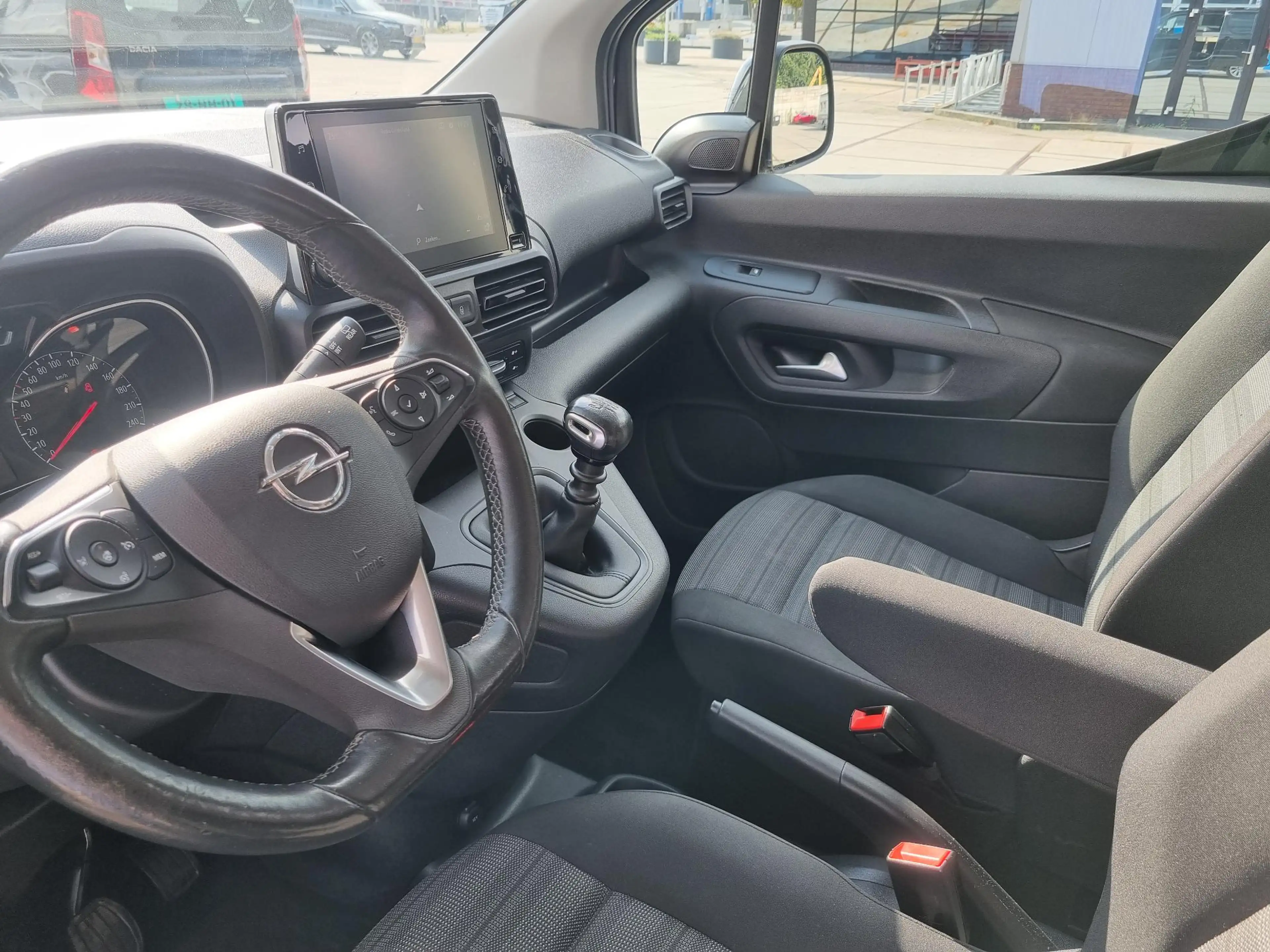 Opel Combo Tour 1.2 Turbo L2H1 Edition MINICAMPER — photo 18