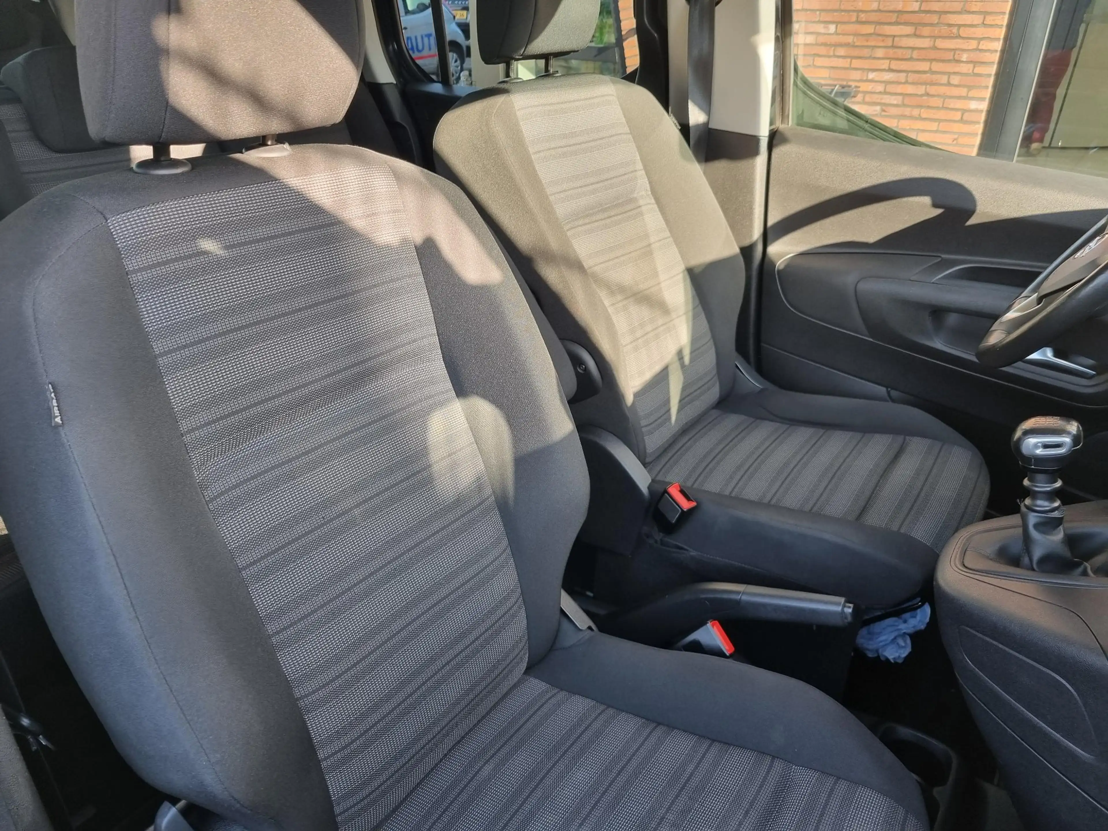 Opel Combo Tour 1.2 Turbo L2H1 Edition MINICAMPER — photo 22