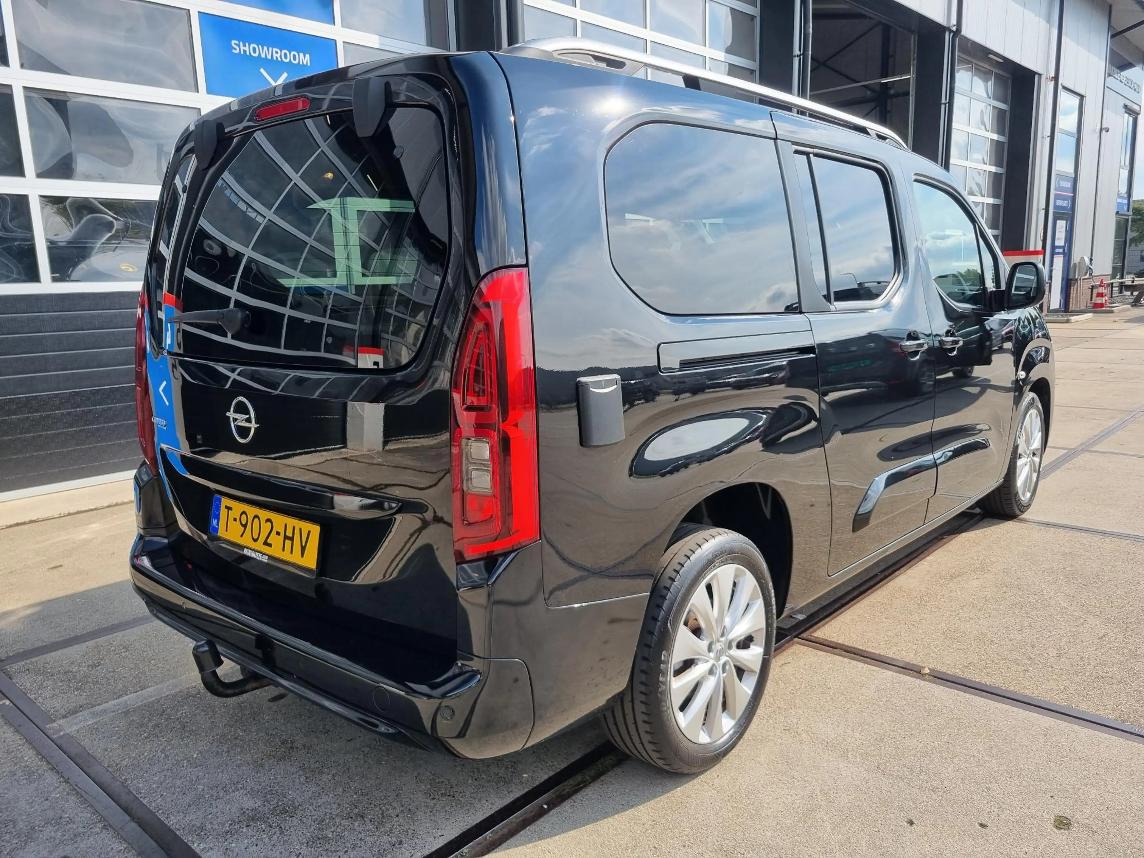 Opel Combo Tour 1.2 Turbo L2H1 Edition MINICAMPER — photo 30