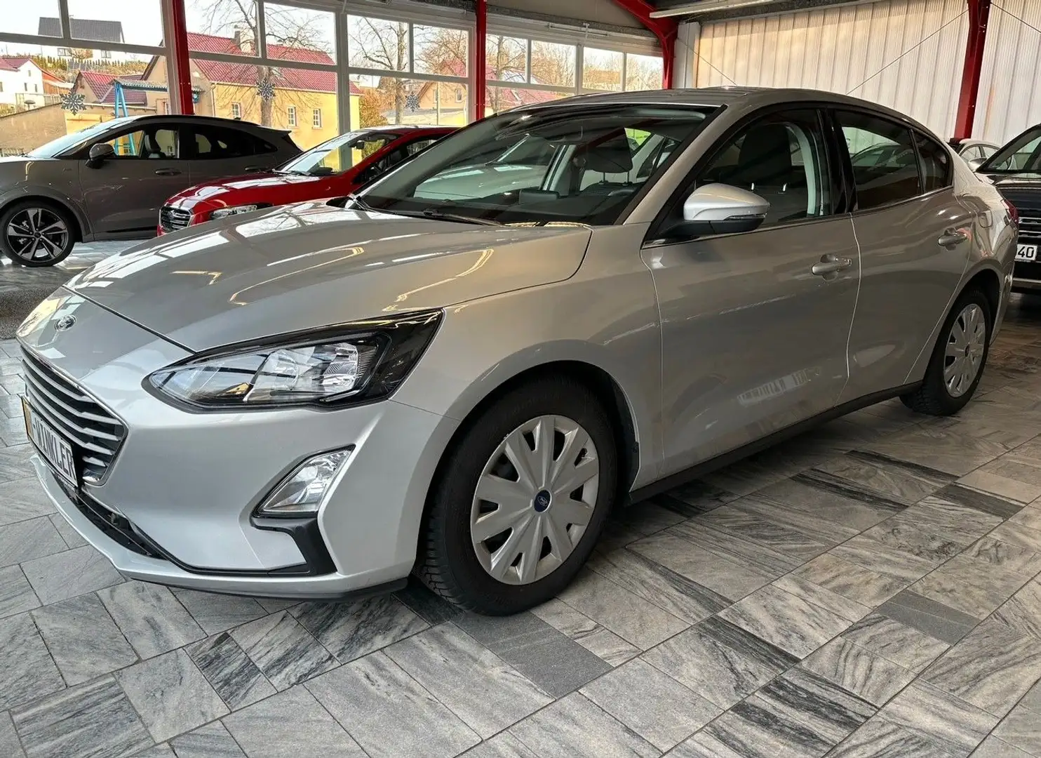 Ford Focus Lim. Cool & Connect Kamera DAB+ LED Winter Silber - 2