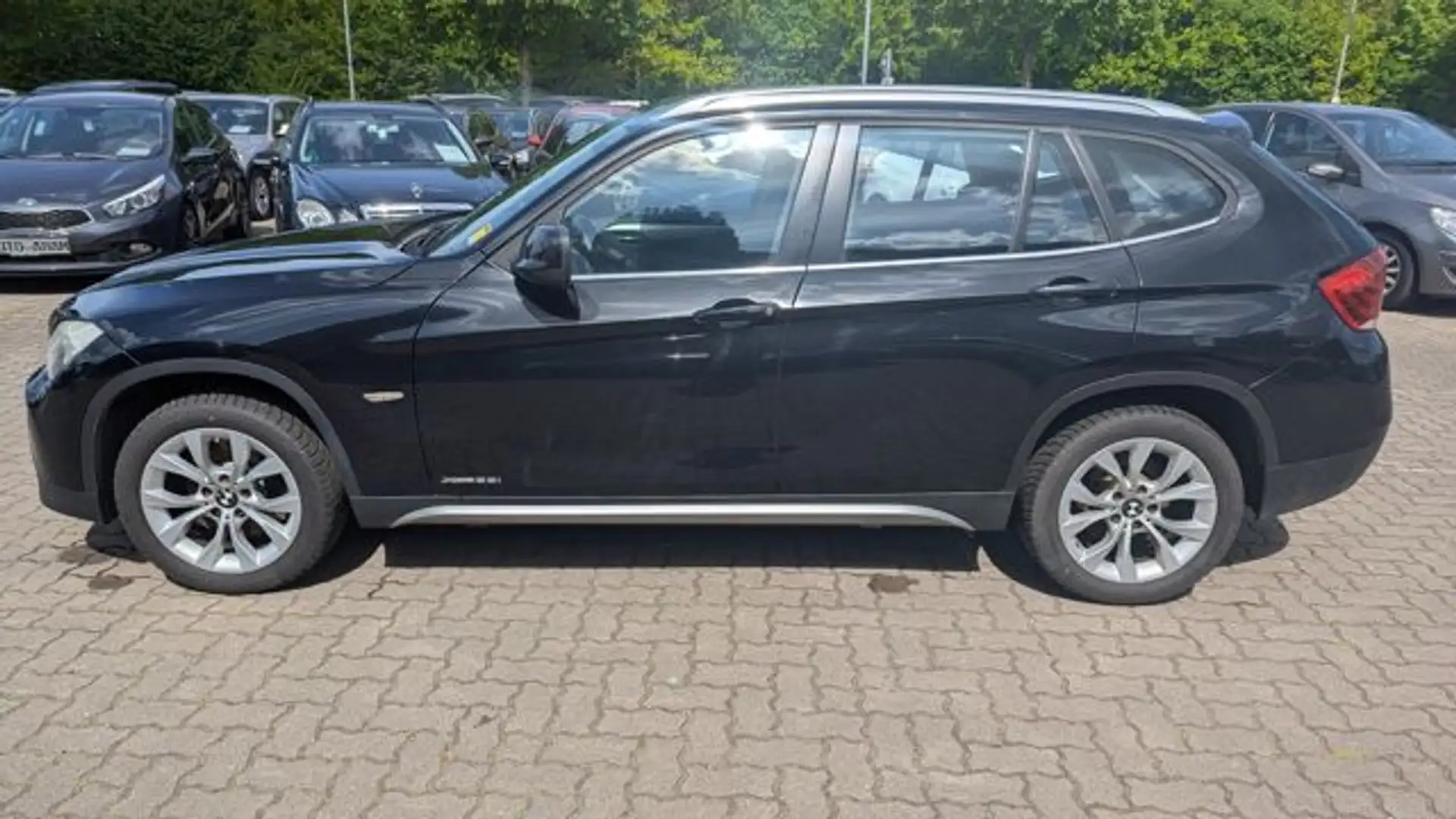 BMW X1 xDrive 28i*Automatik*Panorama*Motorschaden* Negro - 2