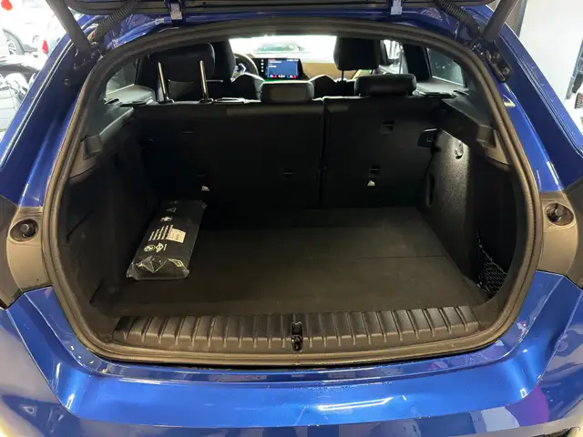 BMW 1 Series view 12