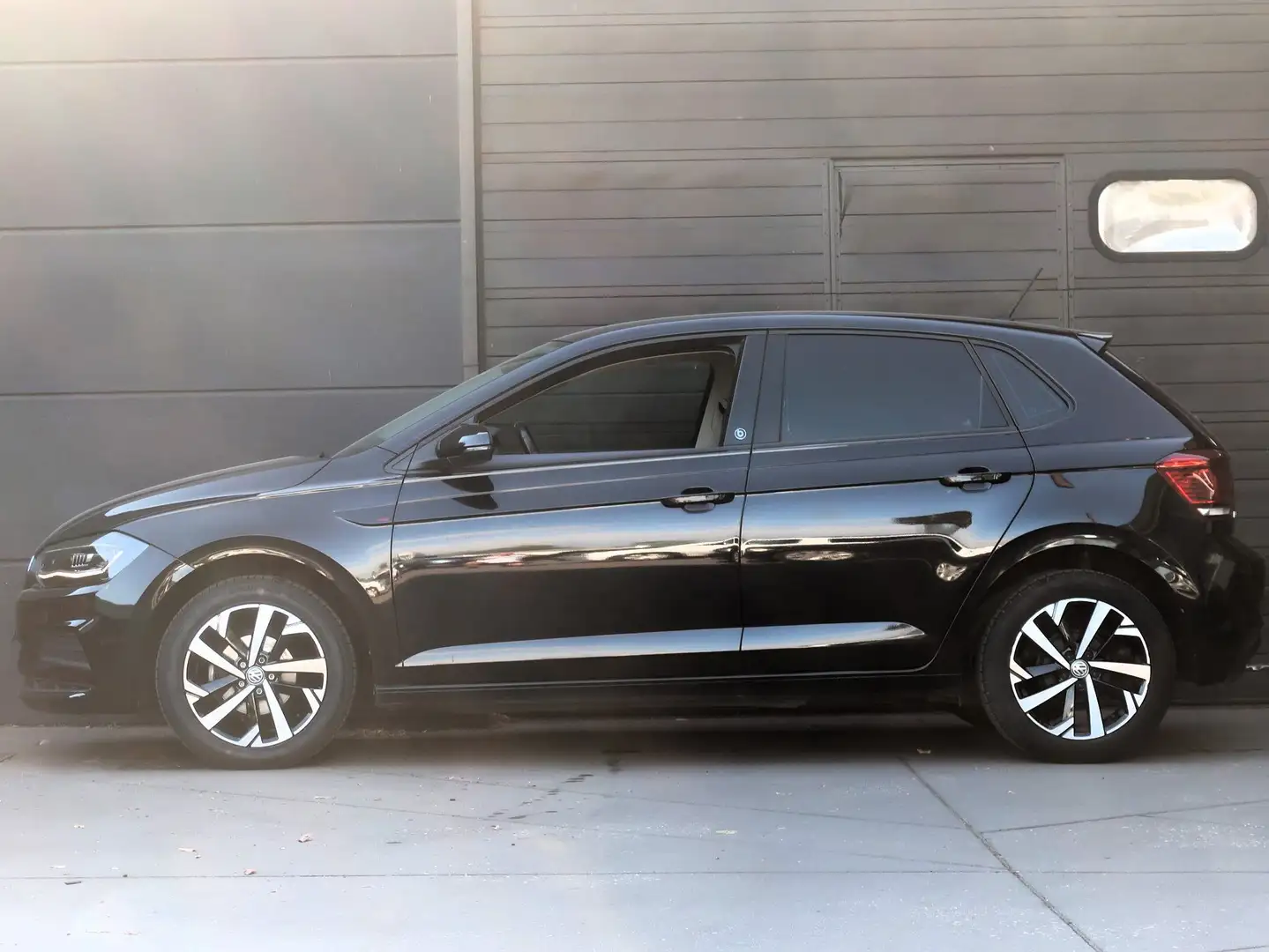 Volkswagen Polo Polo 1.0 TSI BEATS/LED Koplampen Zwart - 1