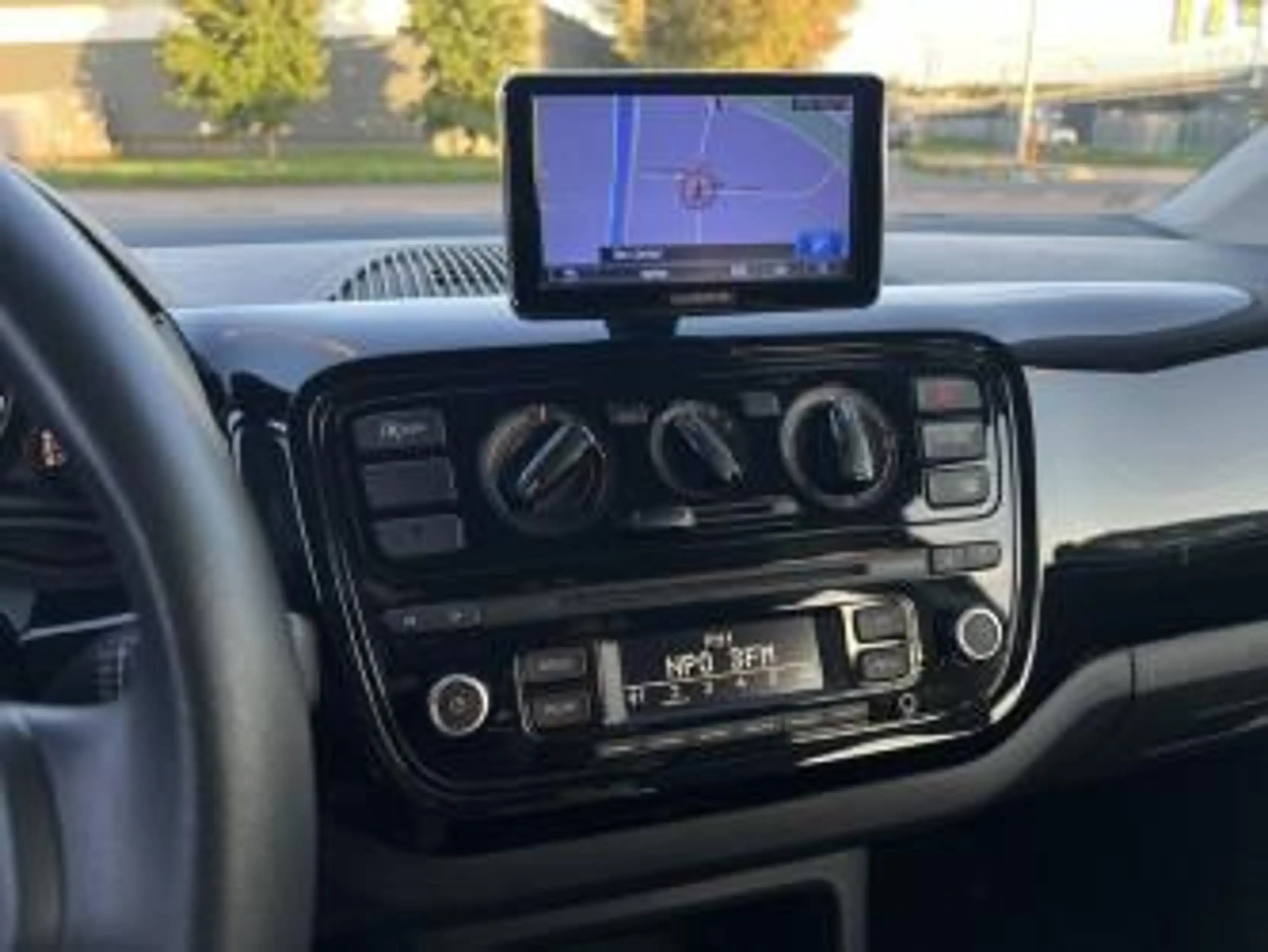Volkswagen up! 1.0 move up! BlueMotion NAVI / AIRCO / 5-DEURS / — photo 5