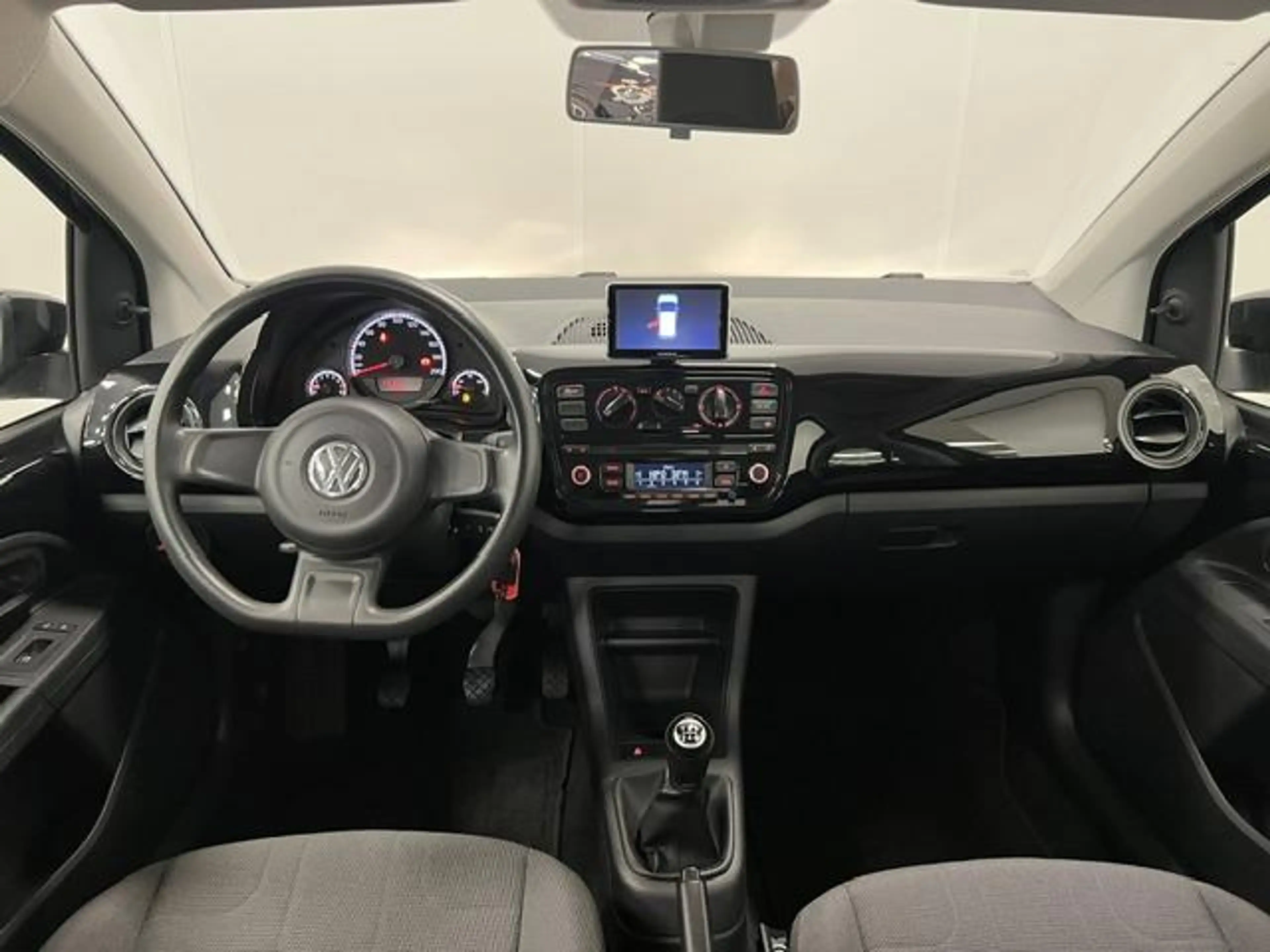 Volkswagen up! 1.0 move up! BlueMotion NAVI / AIRCO / 5-DEURS / — photo 2