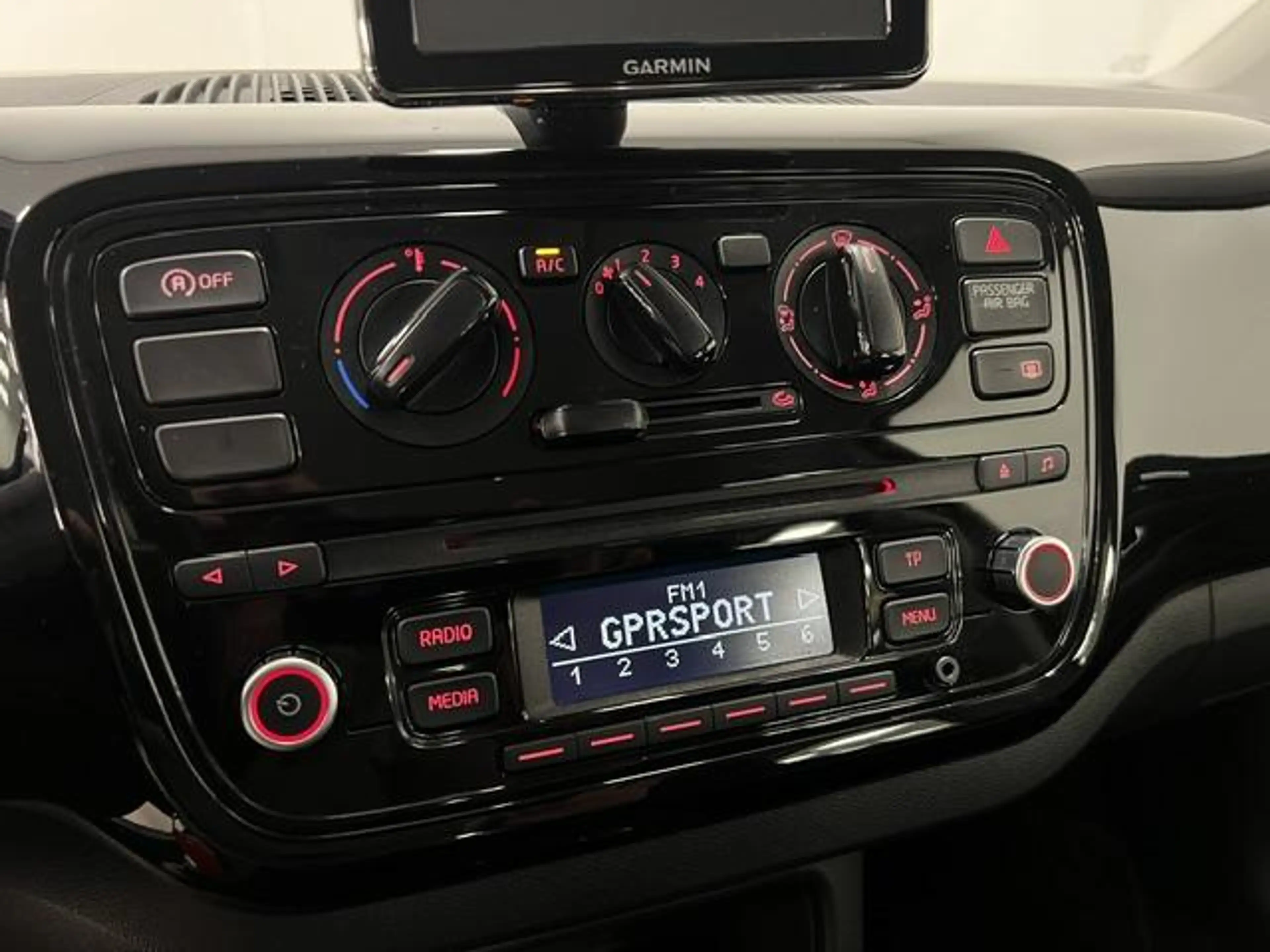 Volkswagen up! 1.0 move up! BlueMotion NAVI / AIRCO / 5-DEURS / — photo 6