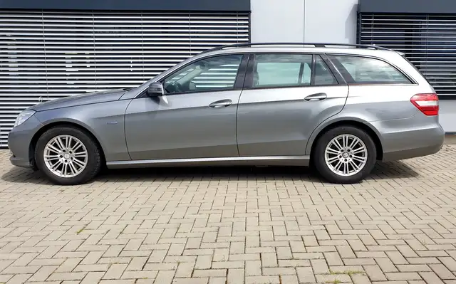 Mercedes-Benz E 220 T CDI DPF BlueEFFICIENCY 7G-TRONIC Elegance