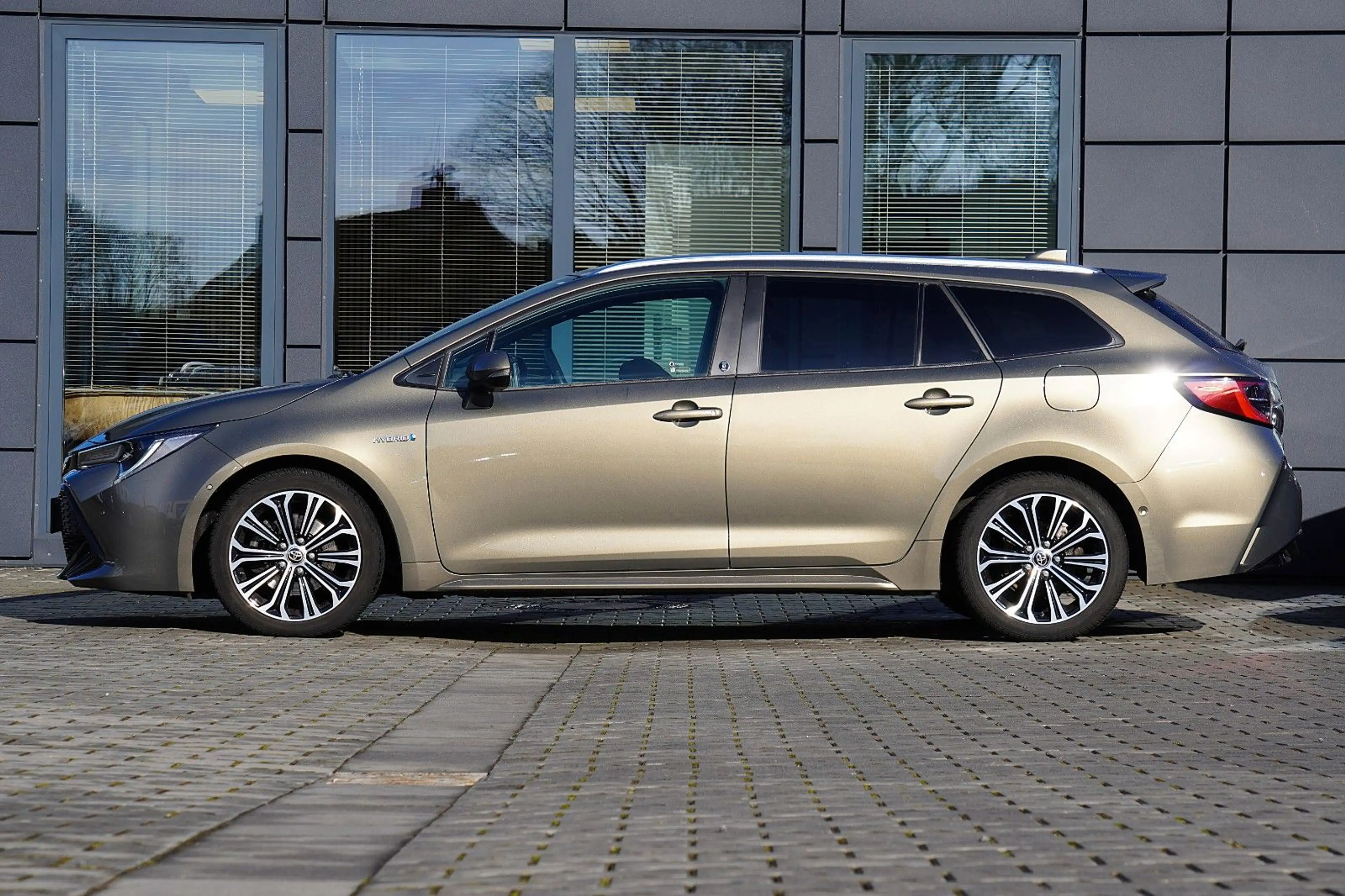 Toyota Corolla Touring Sports Hybrid +3 JAHRE GARANTIE — photo 5