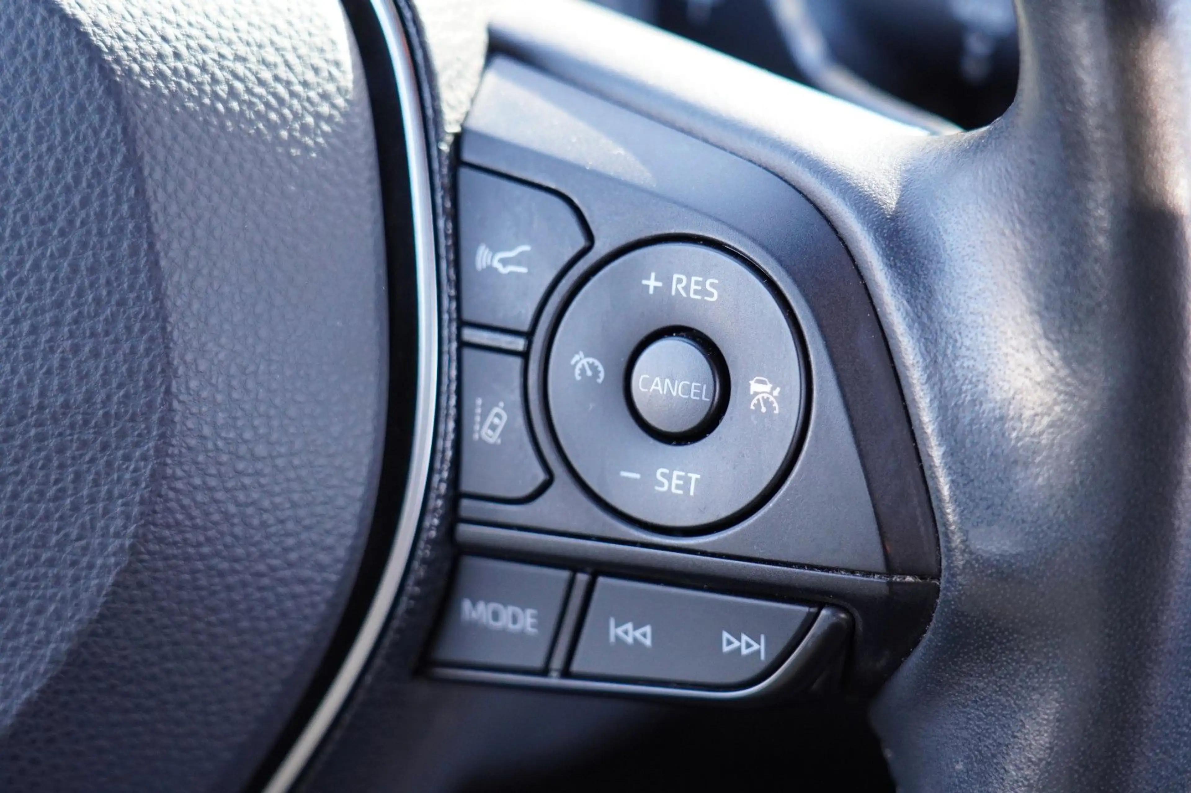 Toyota Corolla Touring Sports Hybrid +3 JAHRE GARANTIE — photo 13