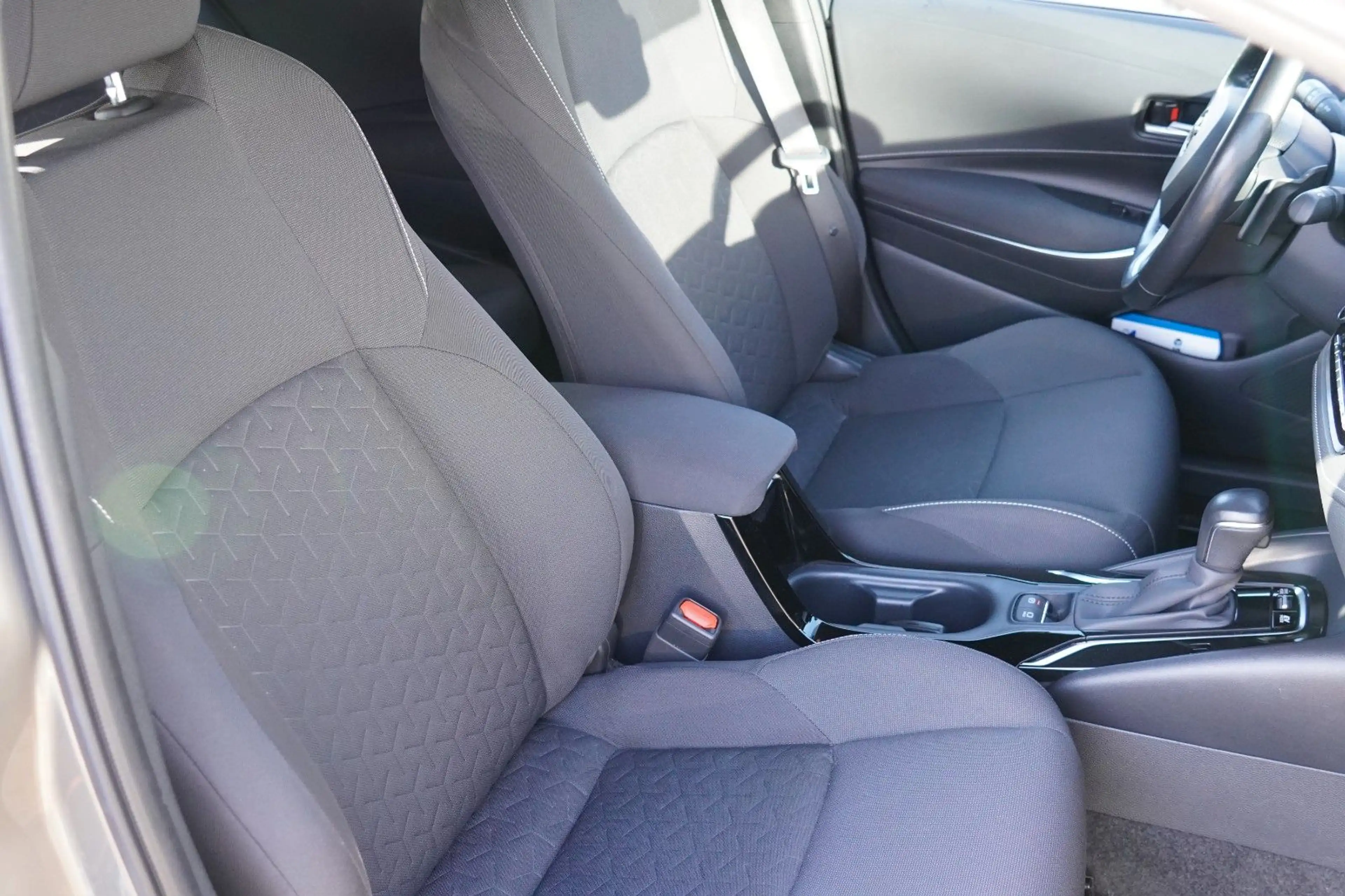 Toyota Corolla Touring Sports Hybrid +3 JAHRE GARANTIE — photo 8