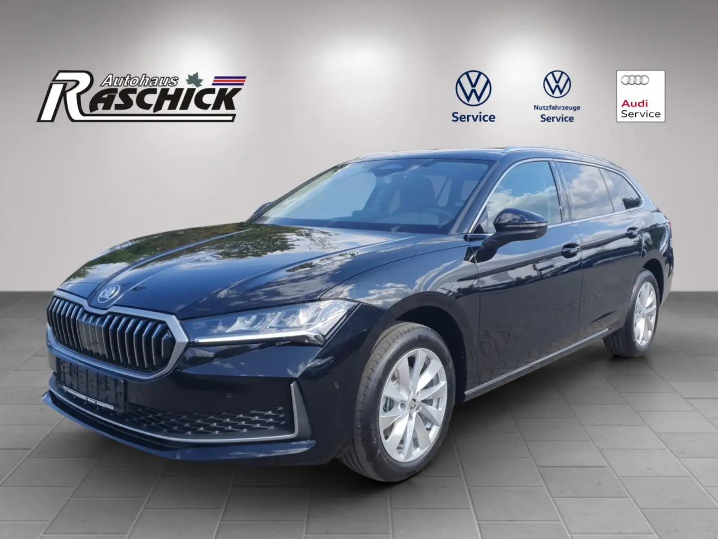 Skoda Superb Combi Selection 2.0 TDI DSG ACC Navi AHK Klima Noir - 2
