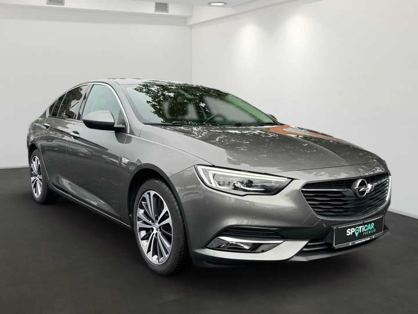Opel Insignia Grand Sport 1.5 D 165PS Business Innovation Grijs - 2
