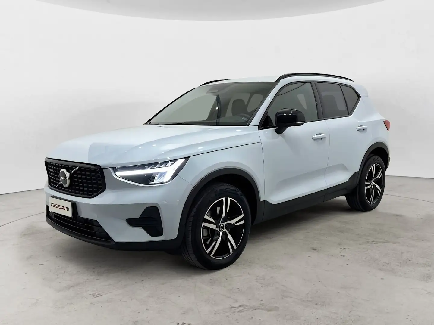 Volvo XC40 XC40 2023 2.0 b3 Core auto Bianco - 1